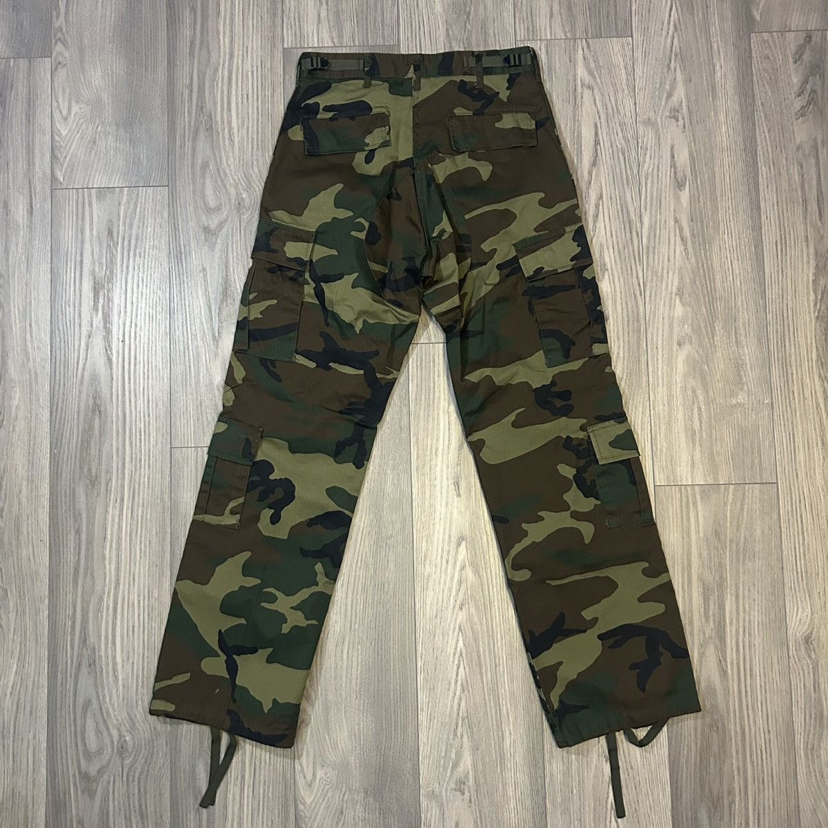 The GV Gallery The GV Gallery Raspberry Hills Camo Cargo Pants Size US 30 / EU 46 - 2 Thumbnail