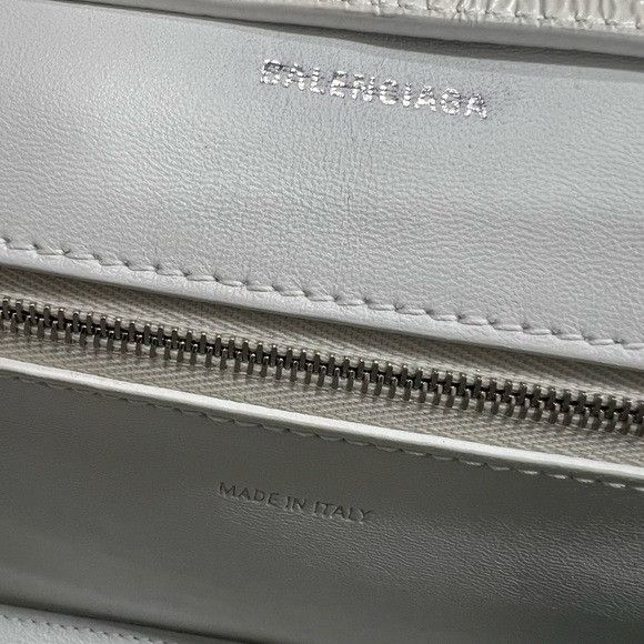Balenciaga Balenciaga Downtown Small Shoulder Bag Crocodile Embossed Wh Size ONE SIZE - 8 Thumbnail