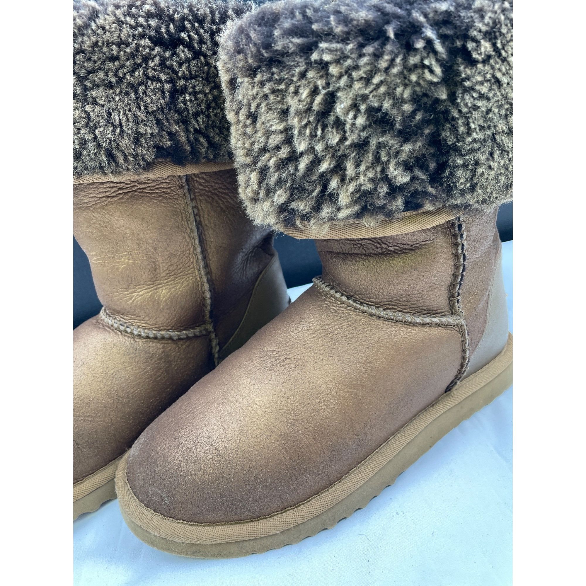 Ugg UGG Classic Women's Tall Metallic Sheepskin Boots/Shoes SIze Size US 5 / IT 35 - 4 Thumbnail
