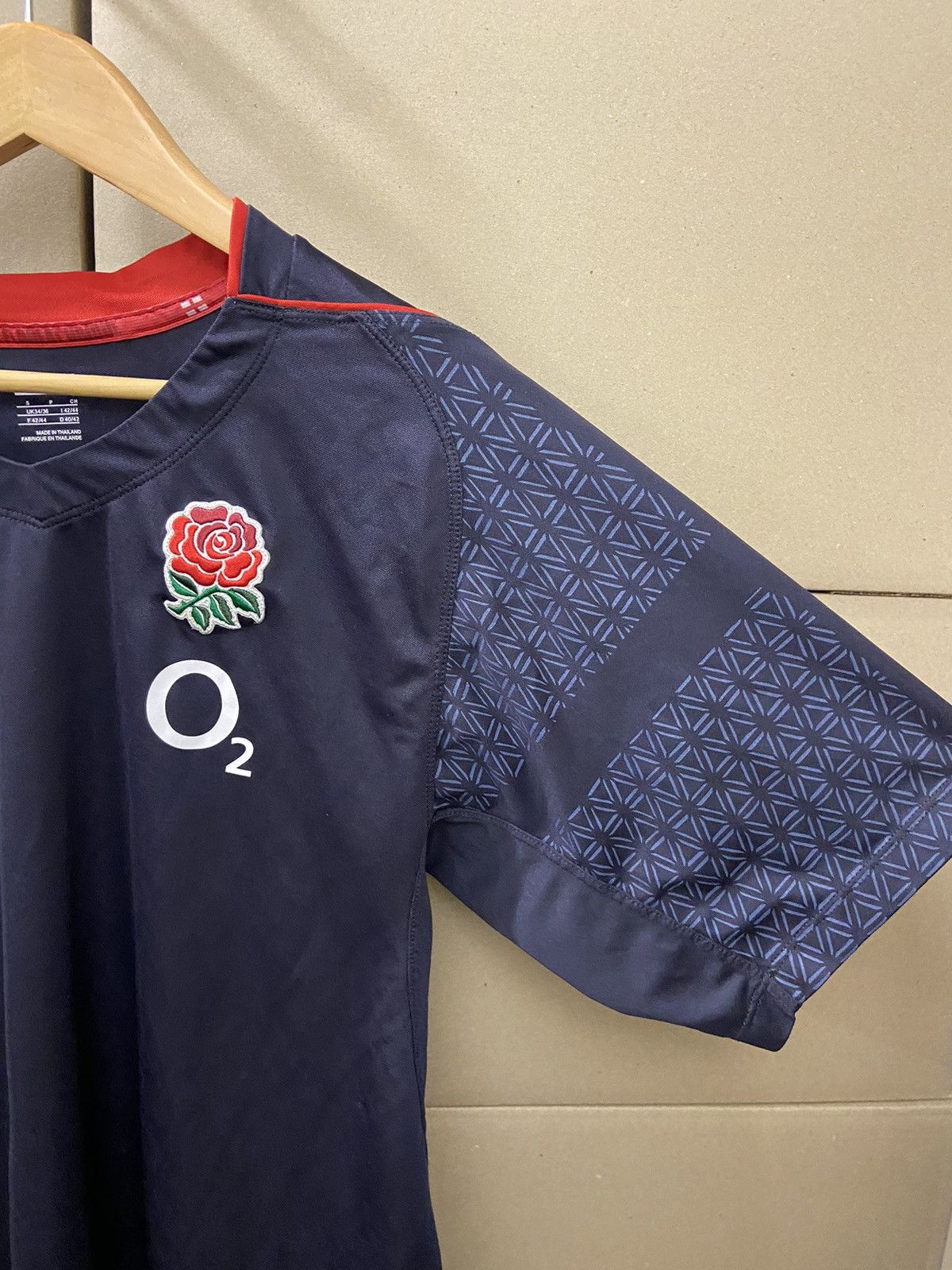 Canterbury of New Zealand × Vintage Vintage England O2 Canterbury Rugby Soccer Jersey Y2K UK Size US S / EU 44-46 / 1 - 5 Thumbnail