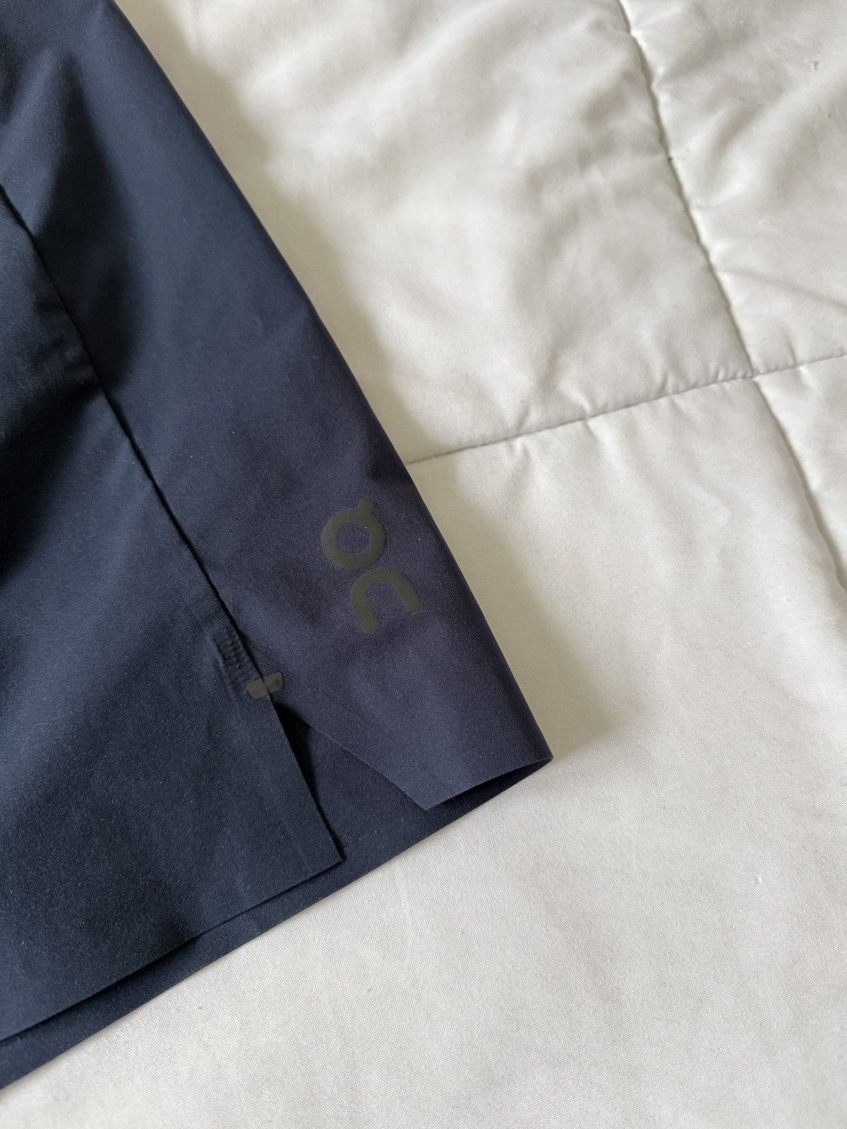 On ON Cloud Hybrid Shorts Navy Size US 34 / EU 50 - 4 Thumbnail