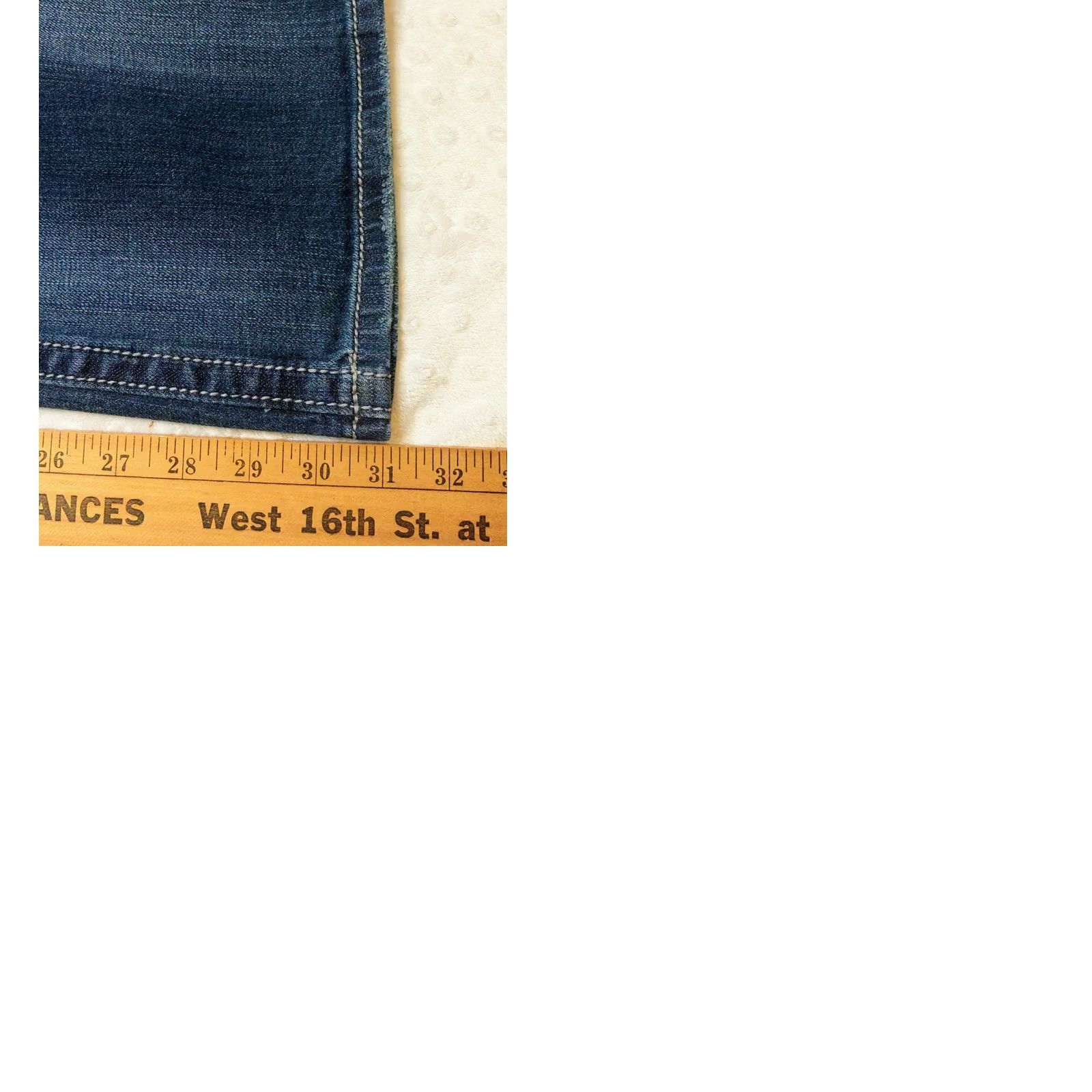 Miss Me Miss Me Jeans Bootcut 5-Pocket Denim Women 29 Medium Wash Blue Embroidered Pockets Stretch Relaxed Regular Size 30x31 Mens Womens Boys Girls Size 29" - 9 Thumbnail