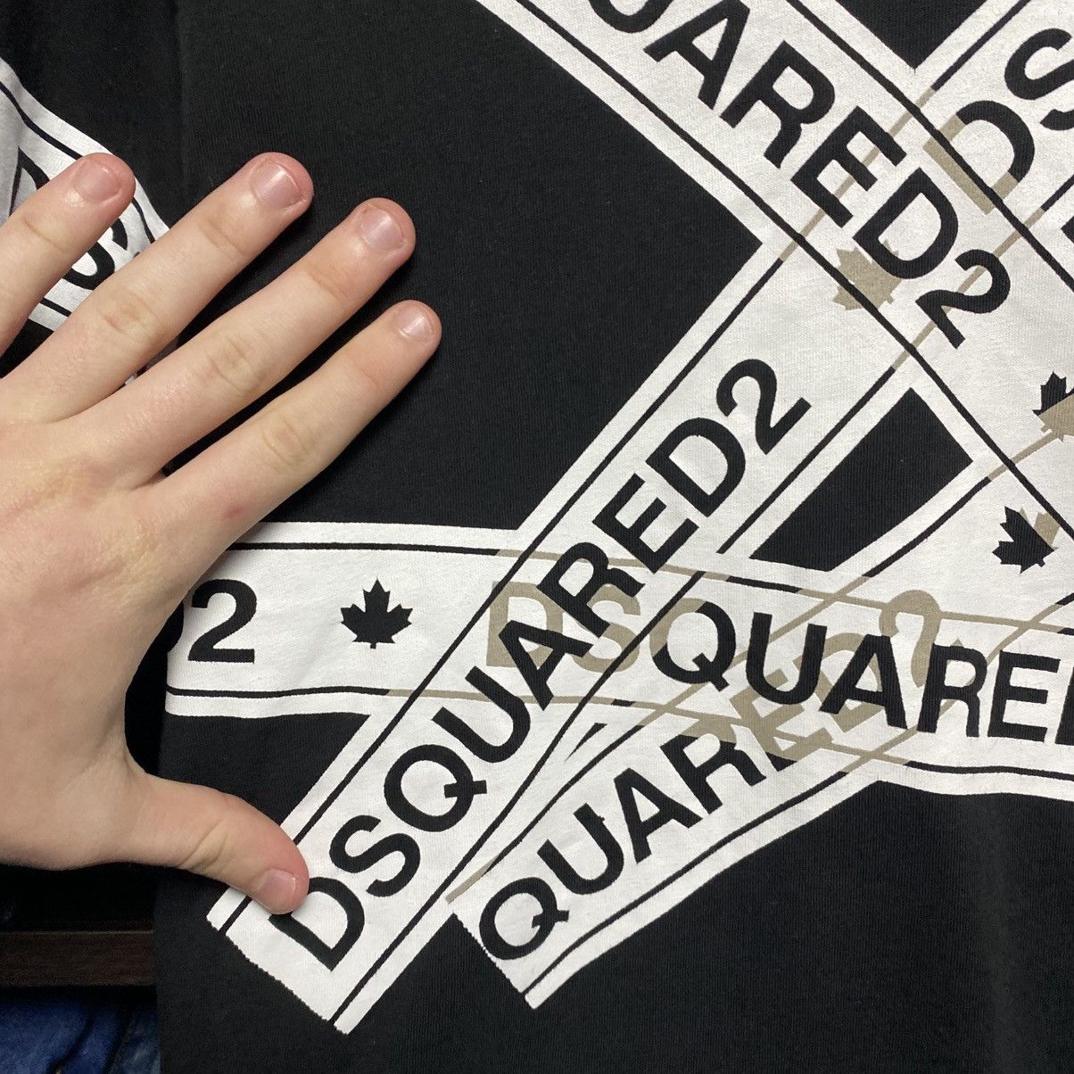Dsquared2 Mens Dsquared2 Big Monogrammed logo y2k luxury tee size S Size US S / EU 44-46 / 1 - 3 Thumbnail