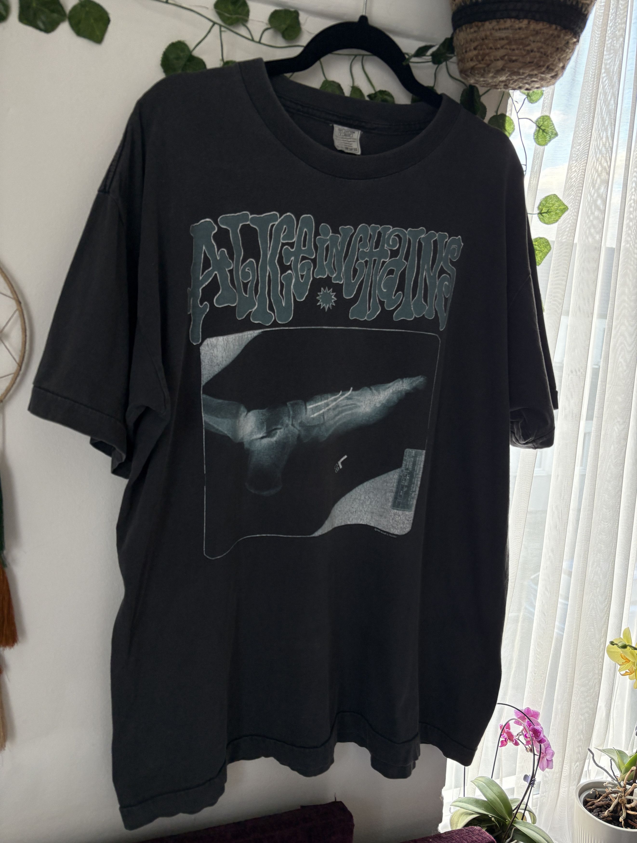 Band Tees Rare 90’s Vintage Alice in Chains X-Ray European Tour Shirt Size US XL / EU 56 / 4 - 3 Thumbnail