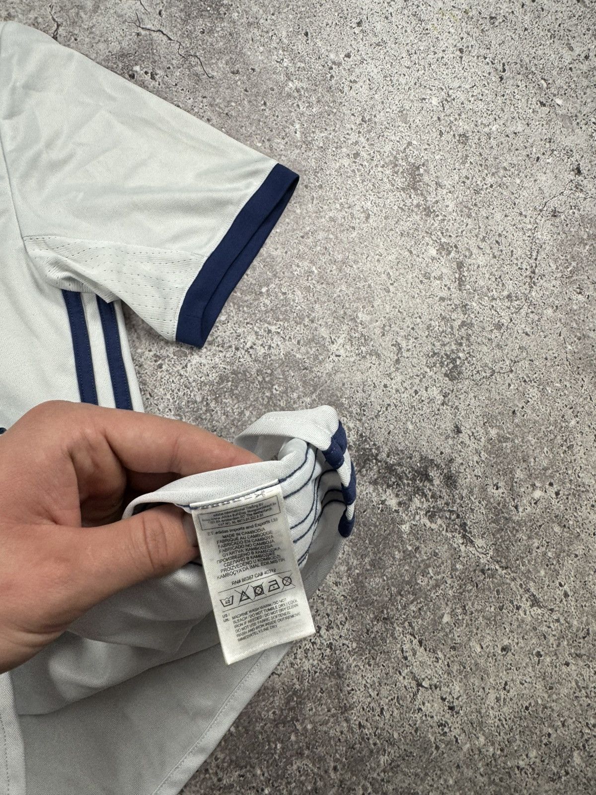 Adidas Adidas Real Madrid 2016-17 Home Soccer Football Jersey Shirt Size US S / EU 44-46 / 1 - 6 Thumbnail