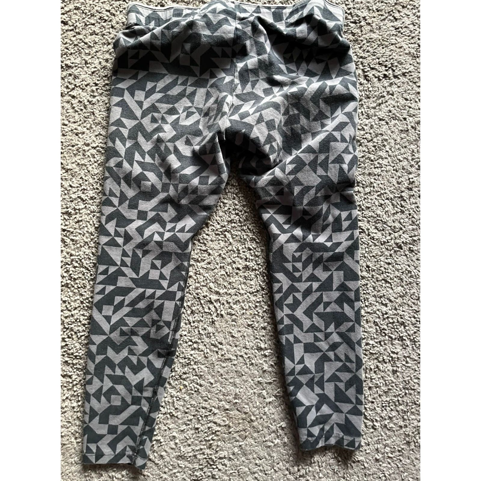 Nike Nike Sportswear NSW Club Tangrams Leggings Women XL Black/White Tangrams Size 40" / US 18 - 4 Thumbnail
