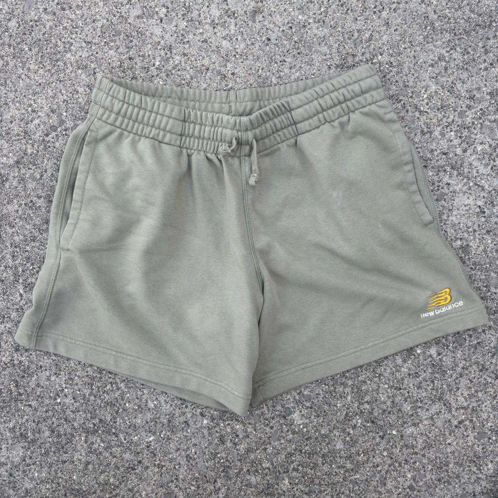 New Balance New Balance Olive Green Shorts Size US 32 / EU 48 - 1 Thumbnail