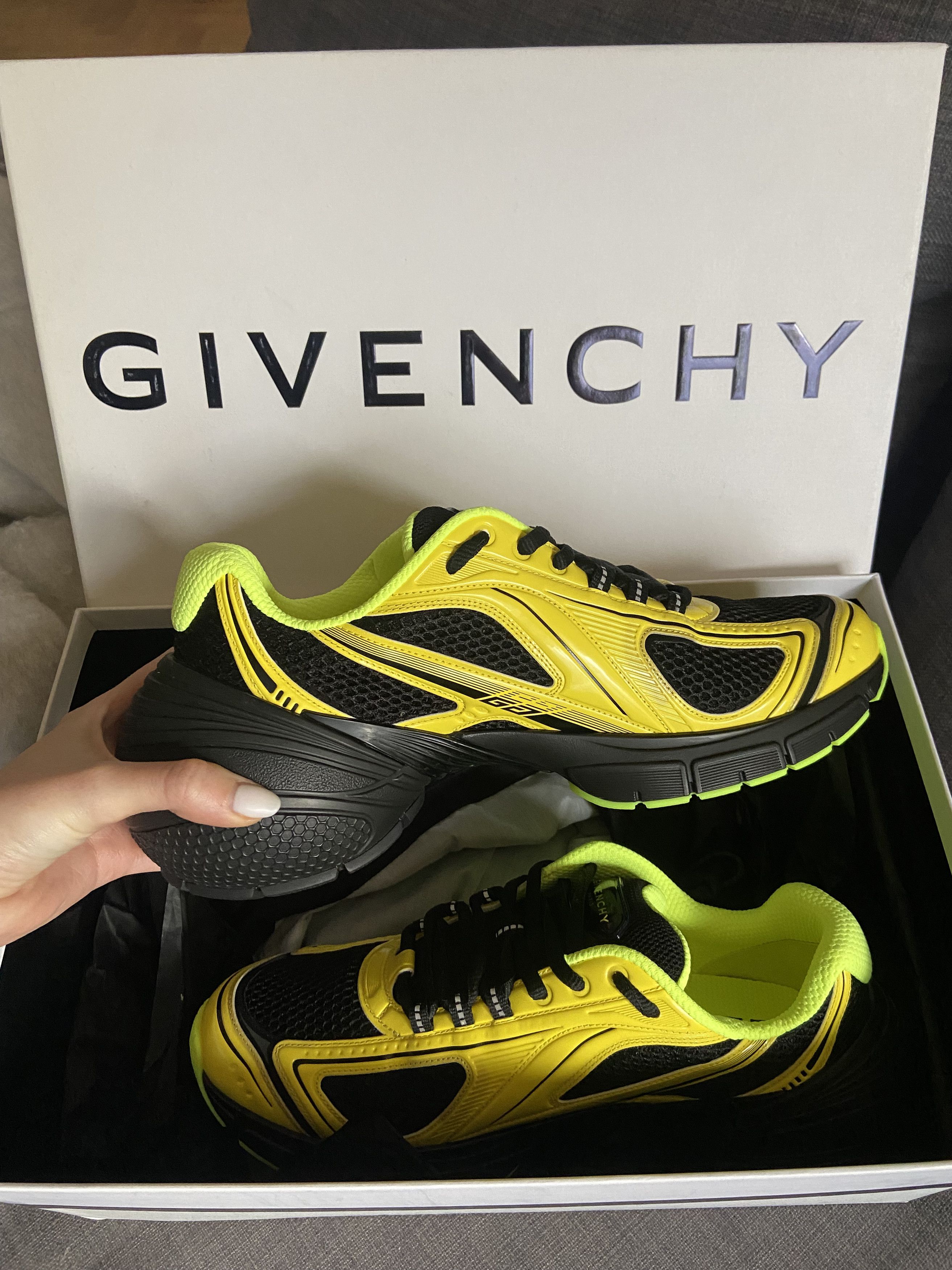 Givenchy Givenchy TK-MX Runner Yellow & Black Size US 9 / EU 42 - 2 Thumbnail