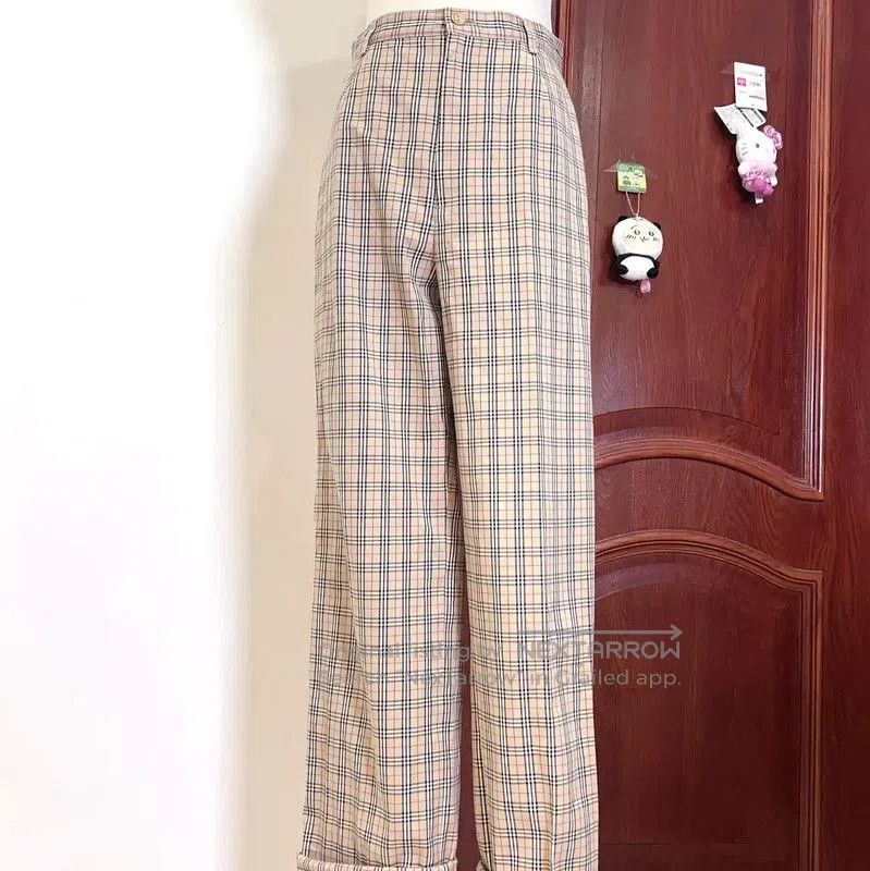 Burberry Women's Yellow Cotton Blend Casual Pants.