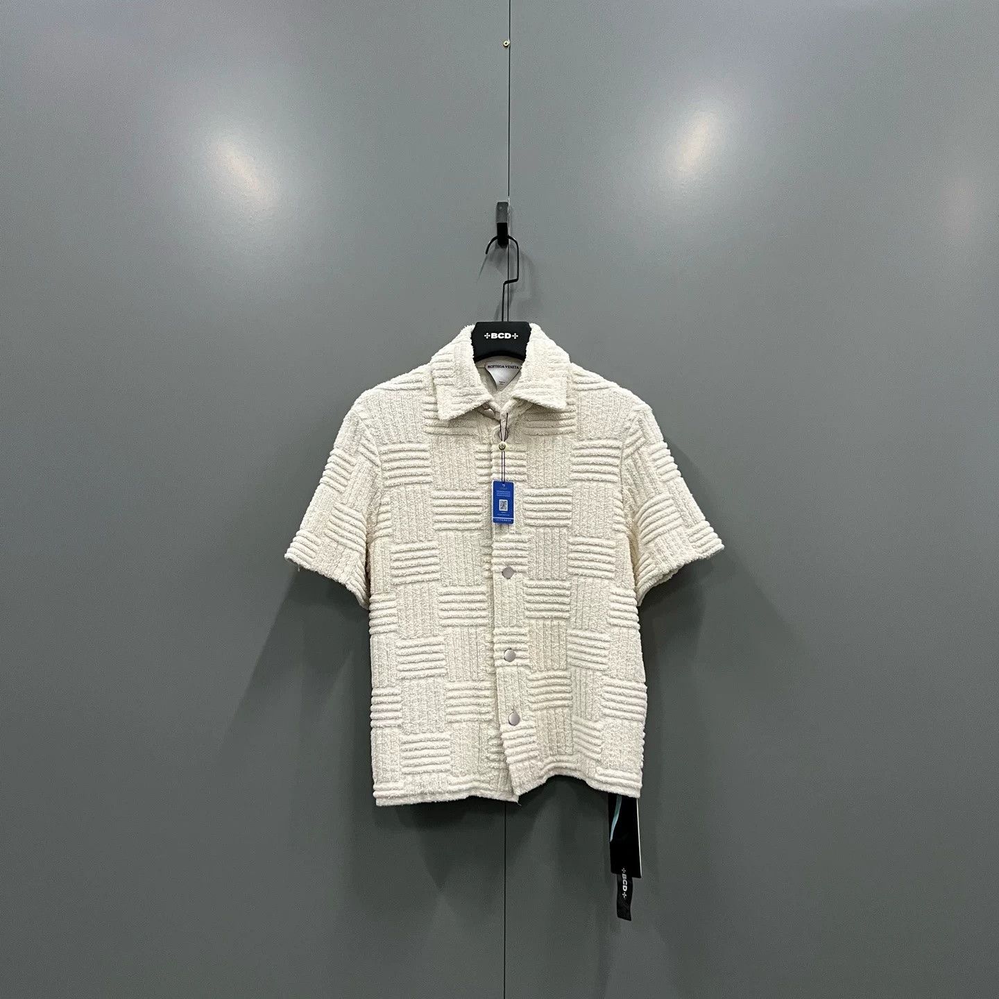 Bottega Veneta Bottega Veneta Solid Embossed Terry Shirt Size US S / EU 44-46 / 1 - 1 Thumbnail