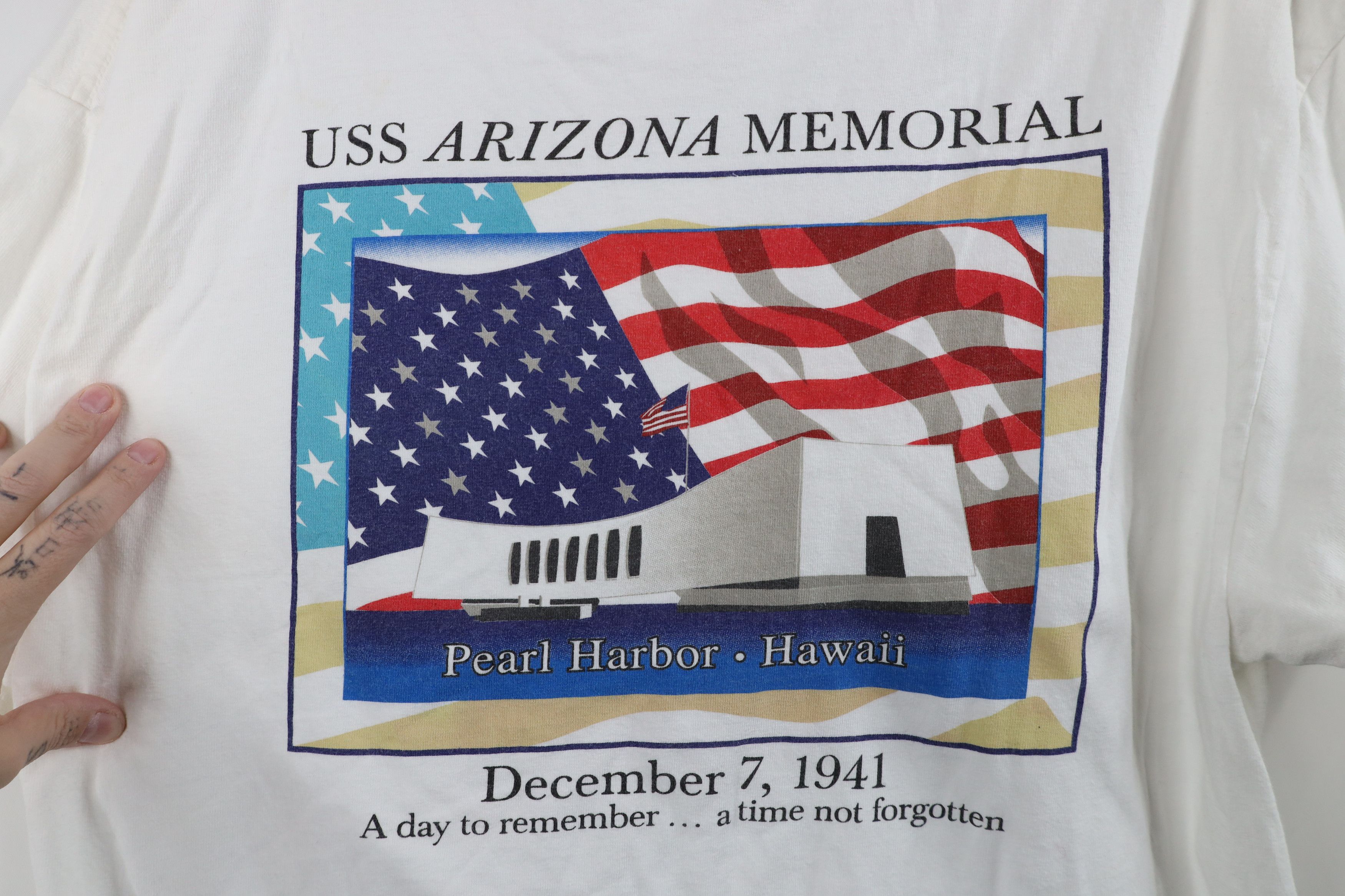 Vintage Vintage 90s Y2K Memorial Pearl Harbor Hawaii T-Shirt USA Size US L / EU 52-54 / 3 - 9 Thumbnail