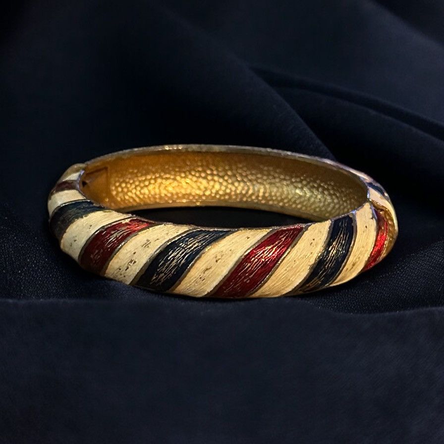 Vintage Vintage red, white and blue enamel hinged bangle bracelet Size ONE SIZE - 1 Thumbnail