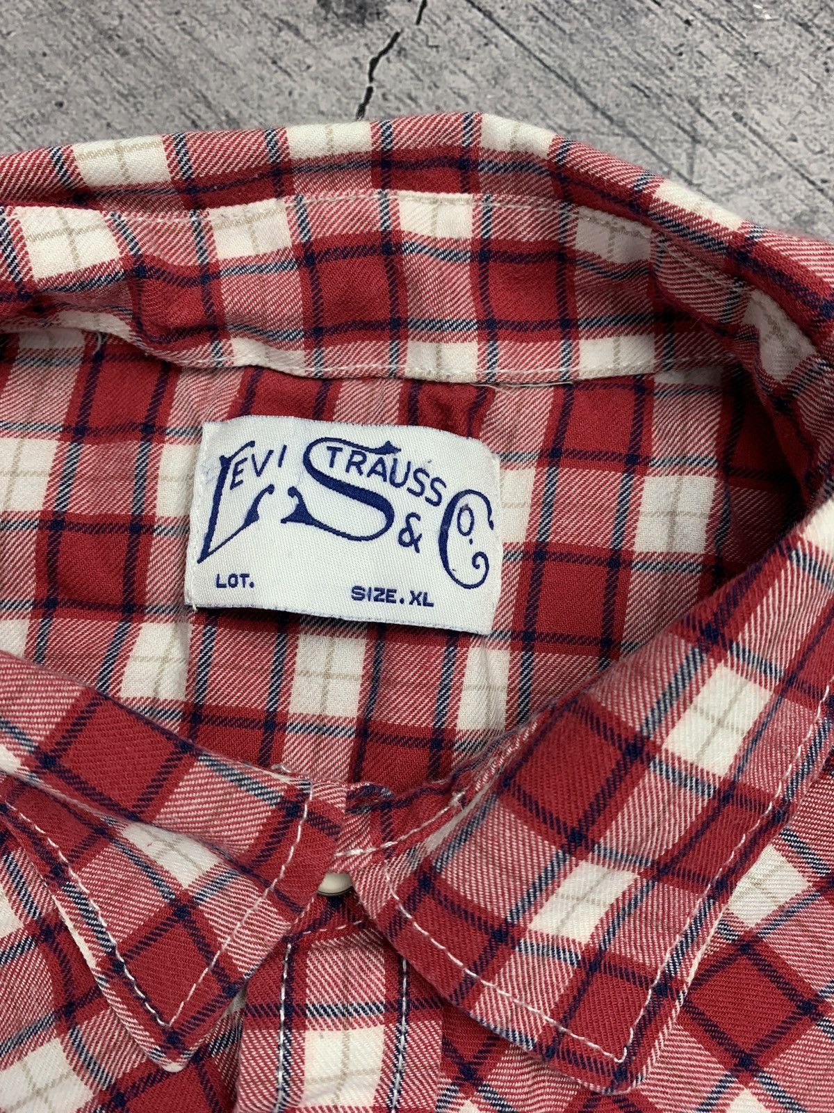 Levi's Levis Shirt Short Sleeve Mens Size XL Red Style Western 90’s Size US XL / EU 56 / 4 - 5 Thumbnail