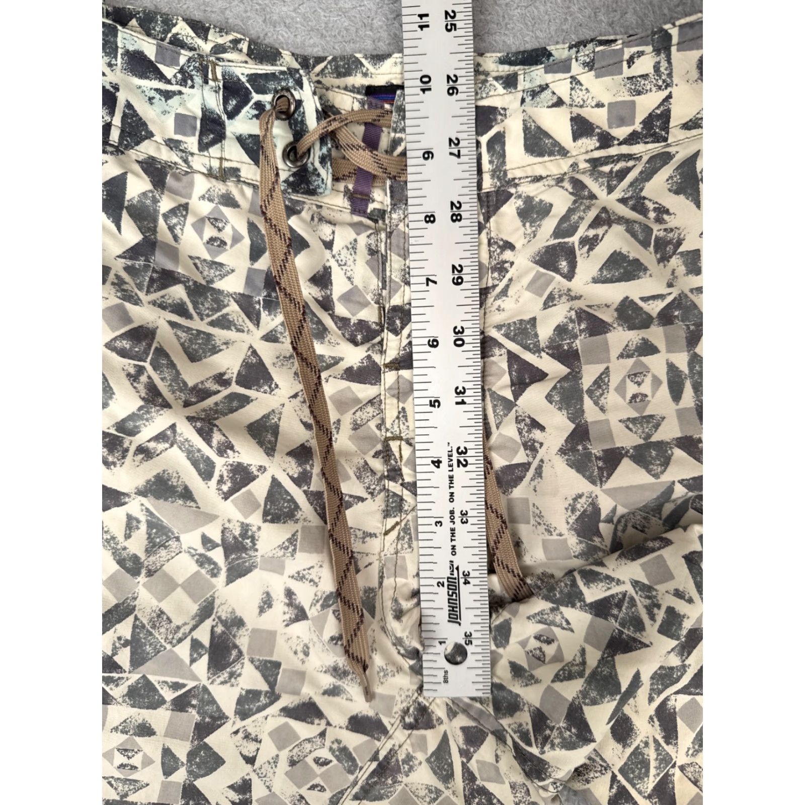 Speedo Patagonia Swim Trunks Mens 31 Beige Gray Board Shorts 100% Polyester Cargo 31x9 Size US 31 - 7 Thumbnail