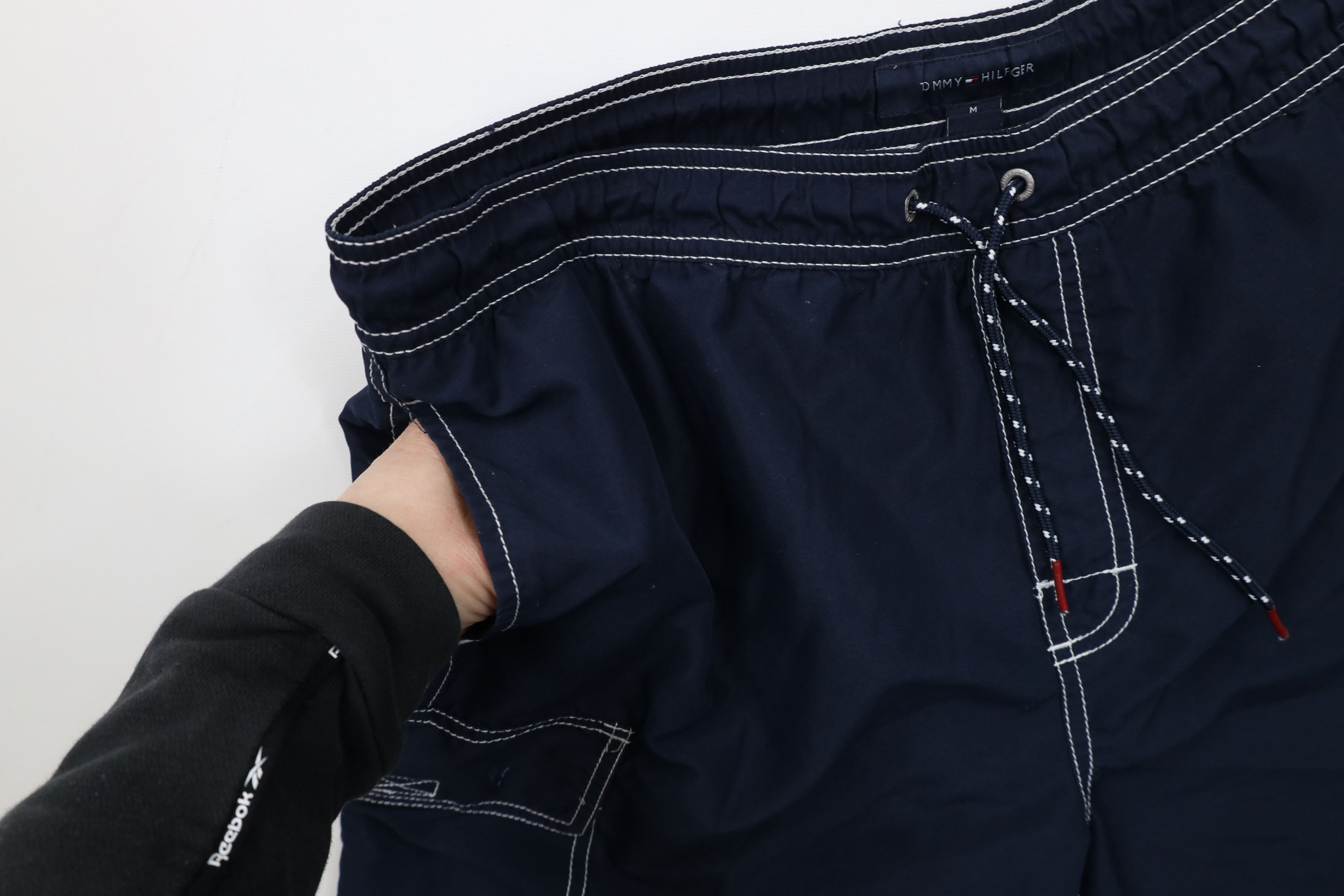 Tommy Hilfiger × Vintage Vintage Tommy Hilfiger Spell Out Lined Shorts Swim Trunks Size US 32 / EU 48 - 7 Thumbnail