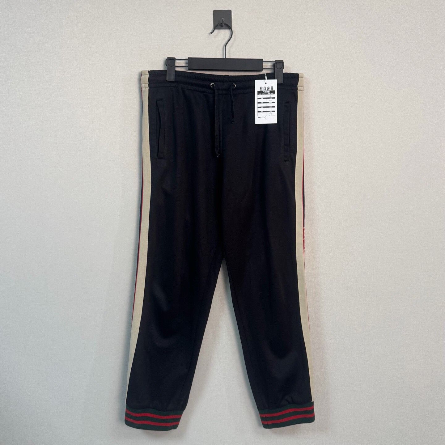 Gucci classic black logo pants from gucci Size US 26 / EU 42 - 1 Thumbnail