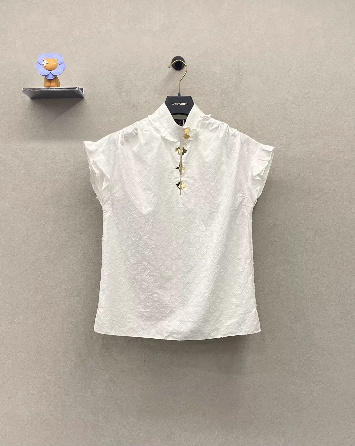 Louis Vuitton LV Women's Stand Collar Sleeveless Blouse Full Logo Print Size XS / US 0-2 / IT 36-38 - 1 Thumbnail