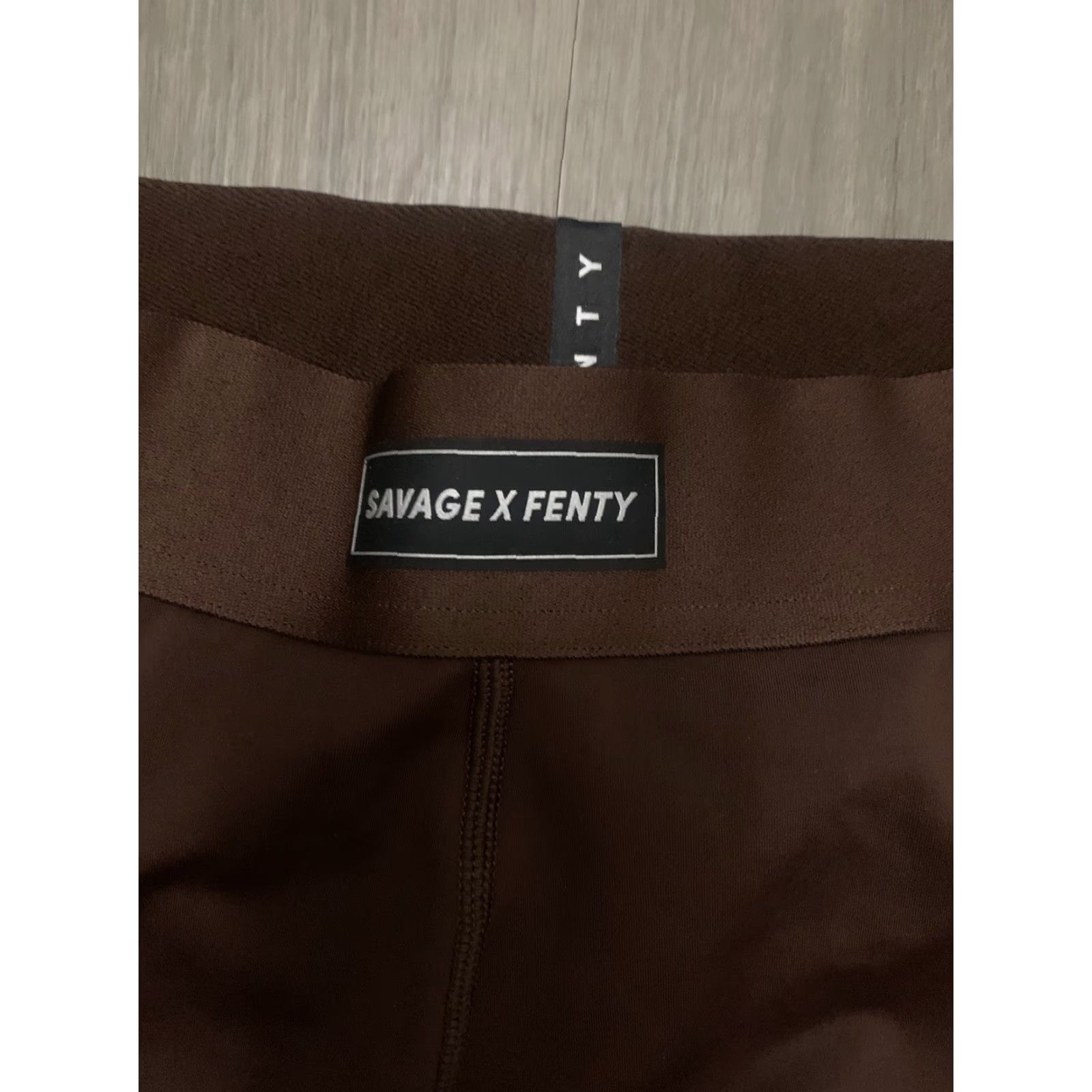 Vintage Savage X Fenty Flow High-Waist Trimmed Brown Women's Leggings M Brown Leggings Women Medium Size 32" / US 10 / IT 46 - 2 Thumbnail
