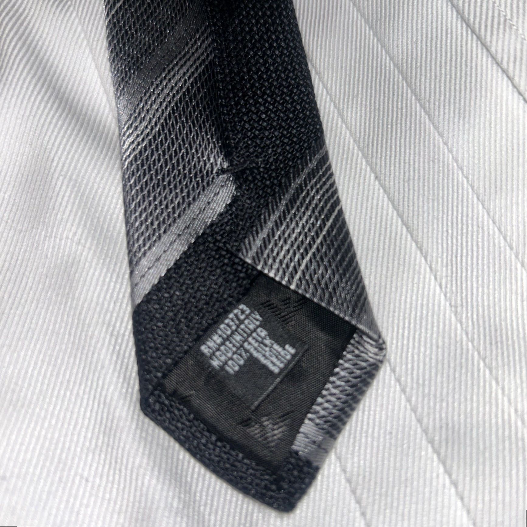 Emporio Armani VTG Emporio Armani Tie Silk Striped Repp Blk Blue Made In Italy Men’s Wide Tie 100% Silk Designer Italy Mens Size ONE SIZE - 2 Thumbnail