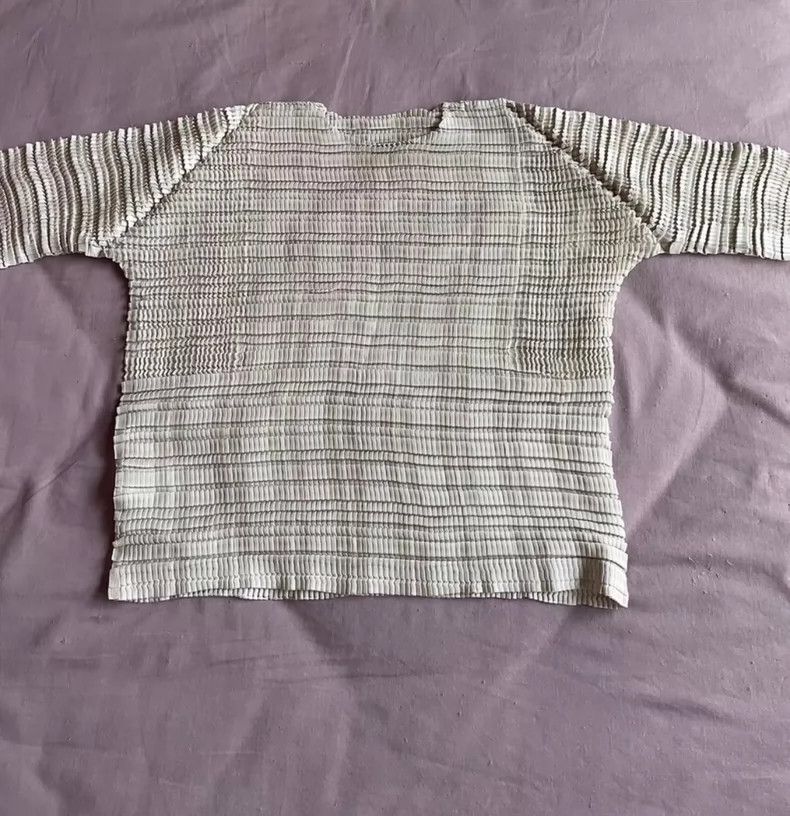 Issey Miyake ISSEY MIYAKE Pleated Short Sleeve Top - dmc Size US M / EU 48-50 / 2 - 1 Thumbnail
