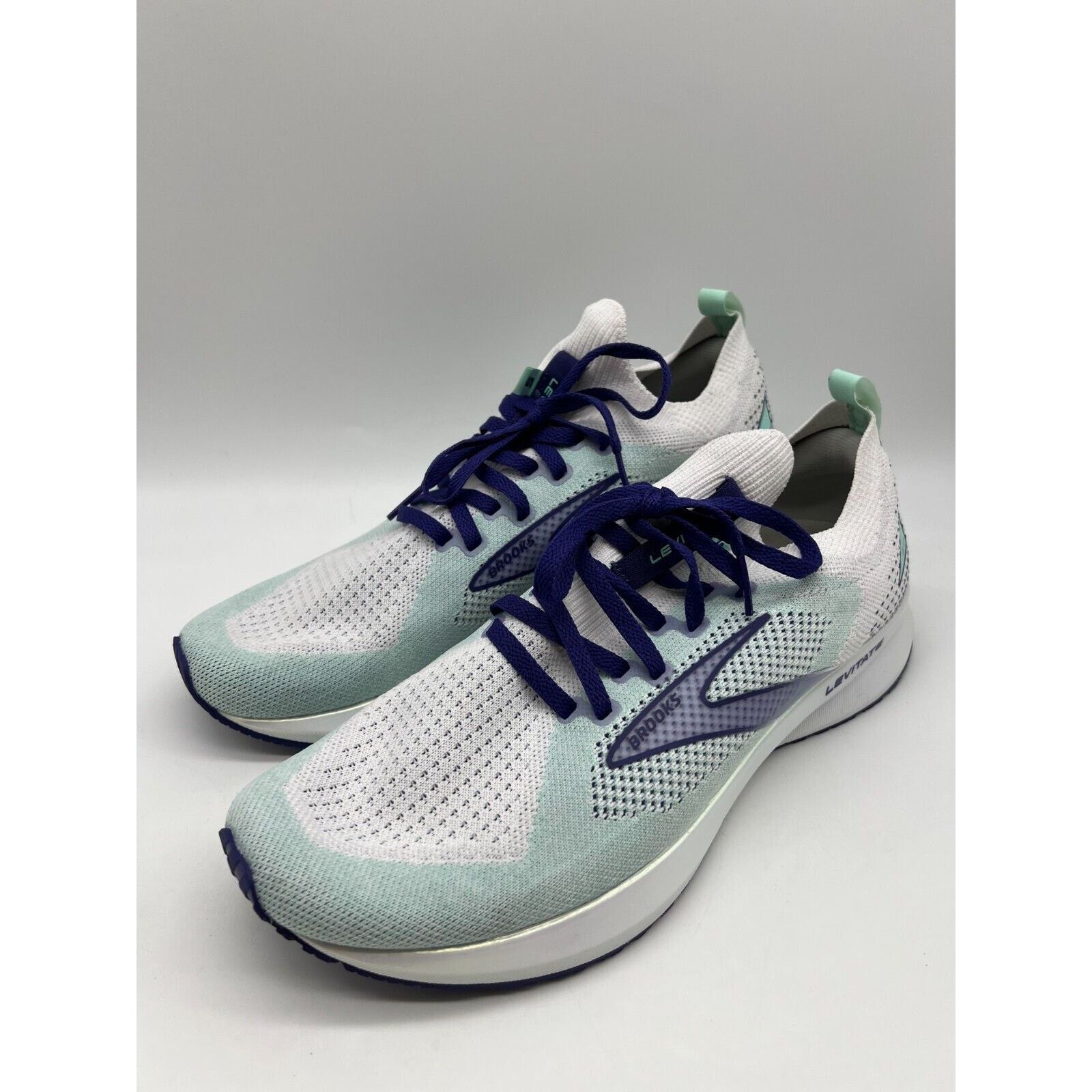 Brooks Brooks Womens Levitate Stealthfit 5 White Running Size 10.5B Size US 10.5 / IT 40.5 - 6 Thumbnail