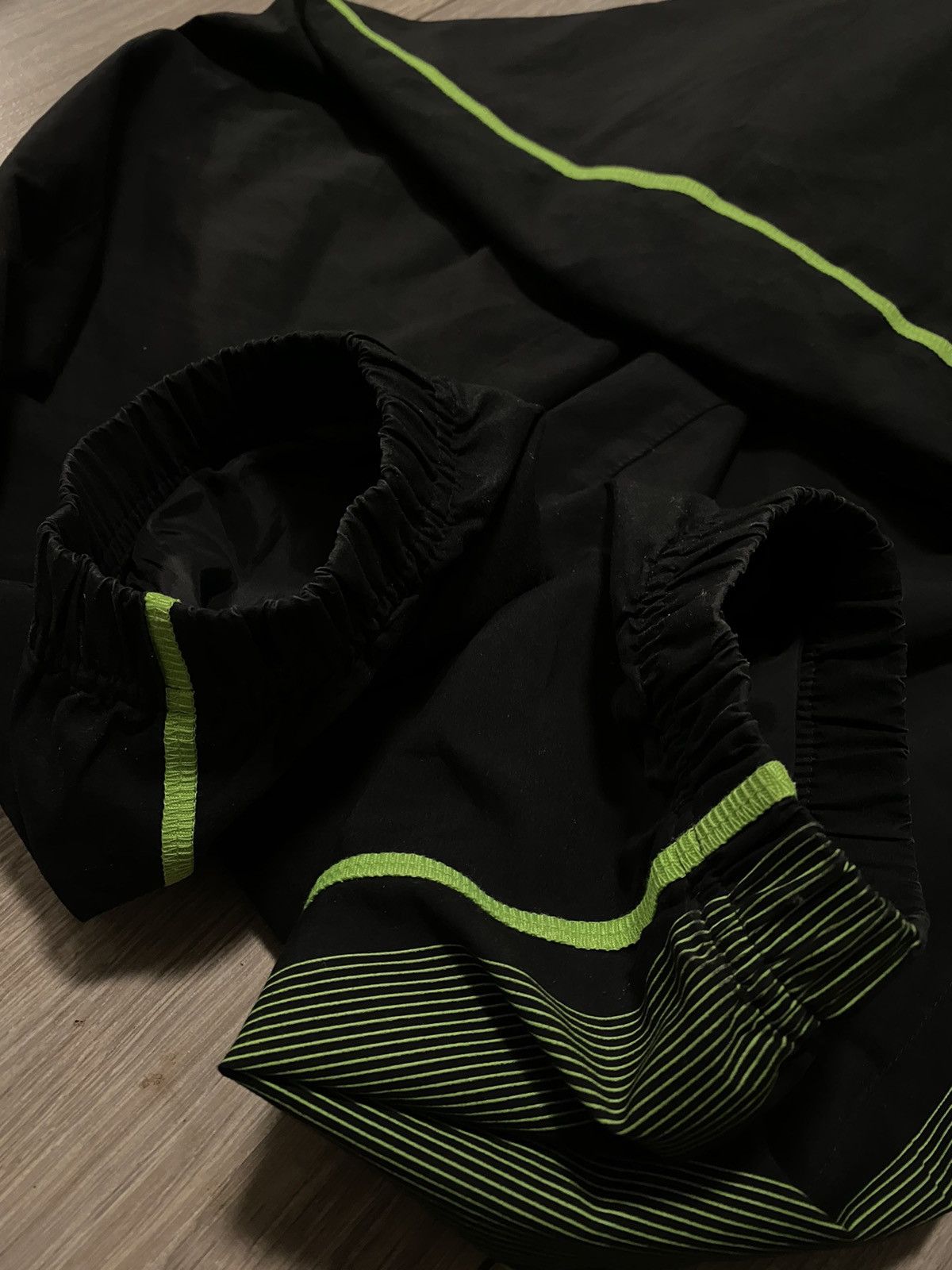 Nike Vintage Nike Track Pants Nylon Baggy Double Swoosh Joggers Size US 30 / EU 46 - 7 Thumbnail