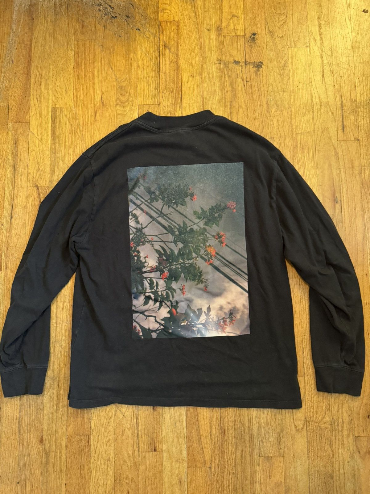 Essentials × Fear of God Essentials Flower Print Longsleeve Size US M / EU 48-50 / 2 - 4 Thumbnail