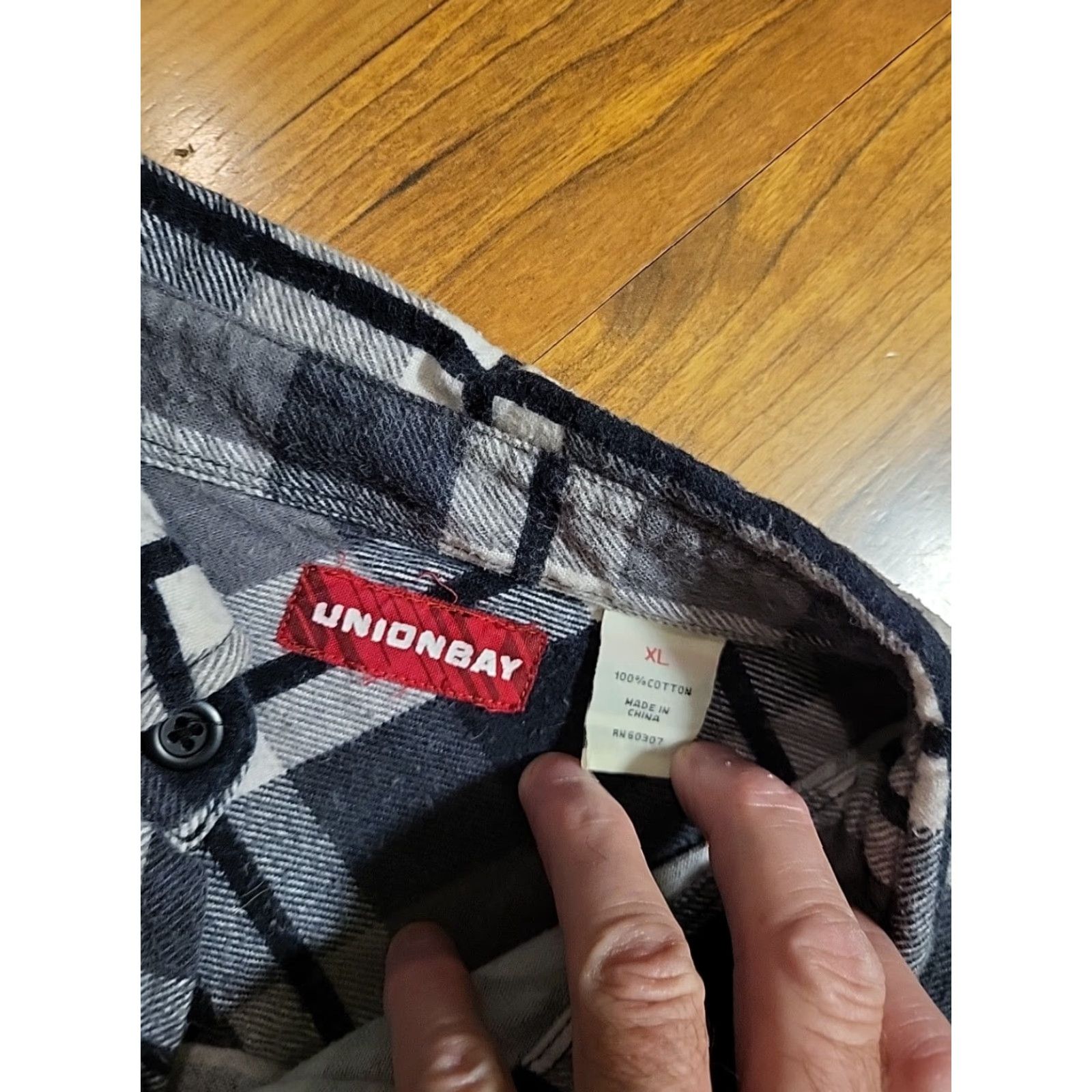 Vintage UNIONBAY Shirt XL Men 46" Chest Plaid Flannel Gray Black White Button-Up Long Sleeve Outdoor Pockets Easy Care Size US XL / EU 56 / 4 - 6 Thumbnail