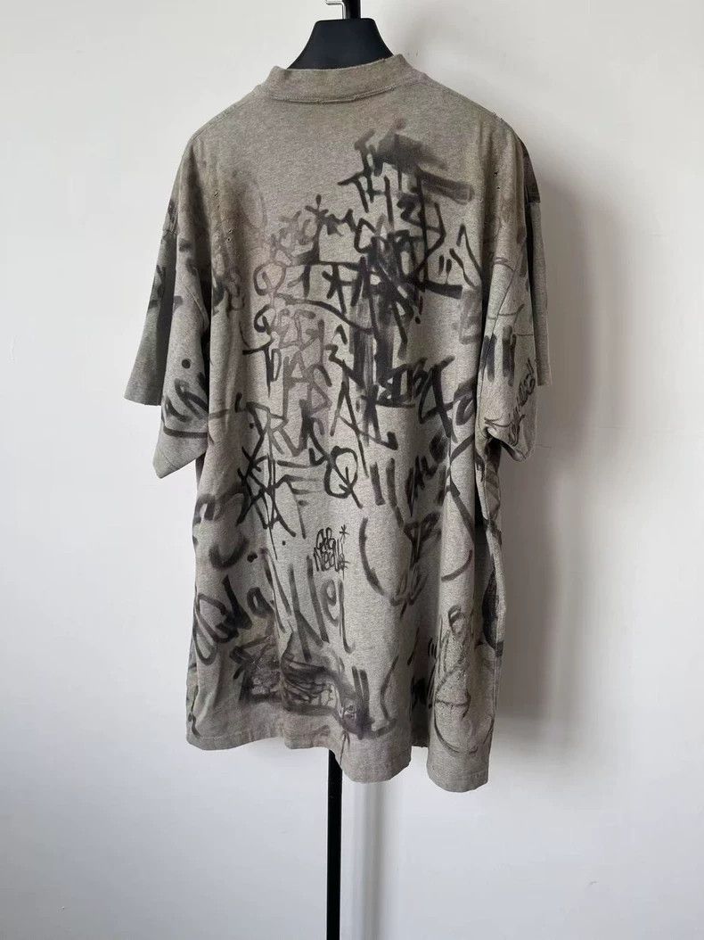 Balenciaga Balenciaga Graffiti printed monogrammed crewneck pullover Size US M / EU 48-50 / 2 - 2 Thumbnail