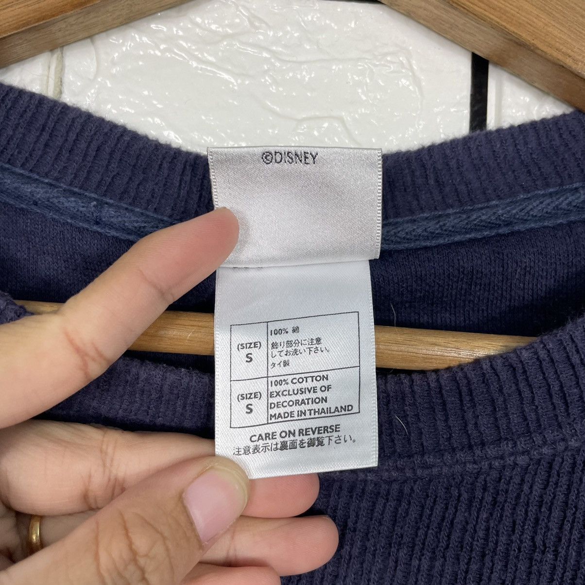 Disney Vintage The Disney Store Mickey Ski Lodge Sweatshirt Size US S / EU 44-46 / 1 - 13 Thumbnail