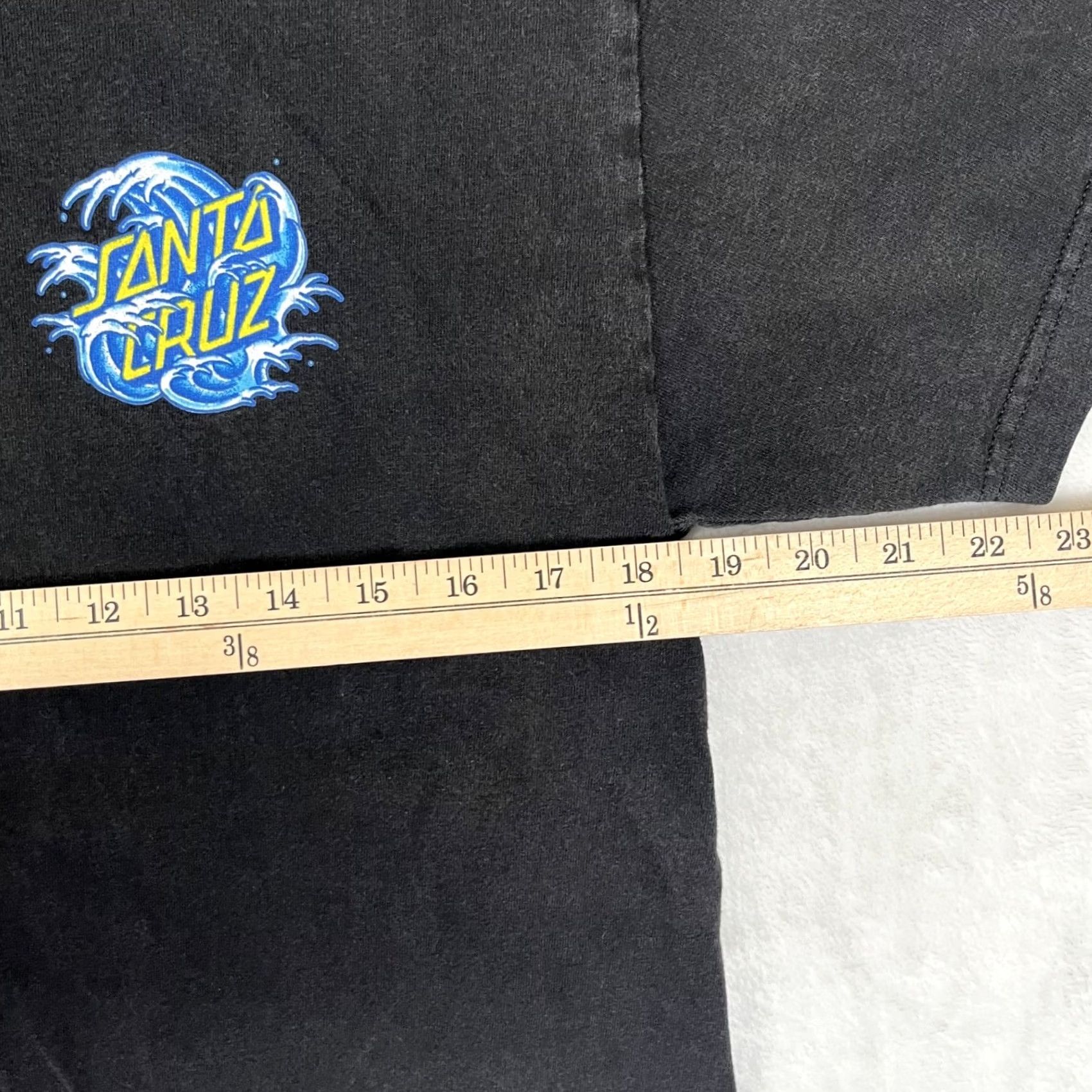 Vintage VINTAGE Santa Cruz T-Shirt Shirt Mens Small Black Logo 90s Beach Wave Graphics Size US S / EU 44-46 / 1 - 6 Thumbnail