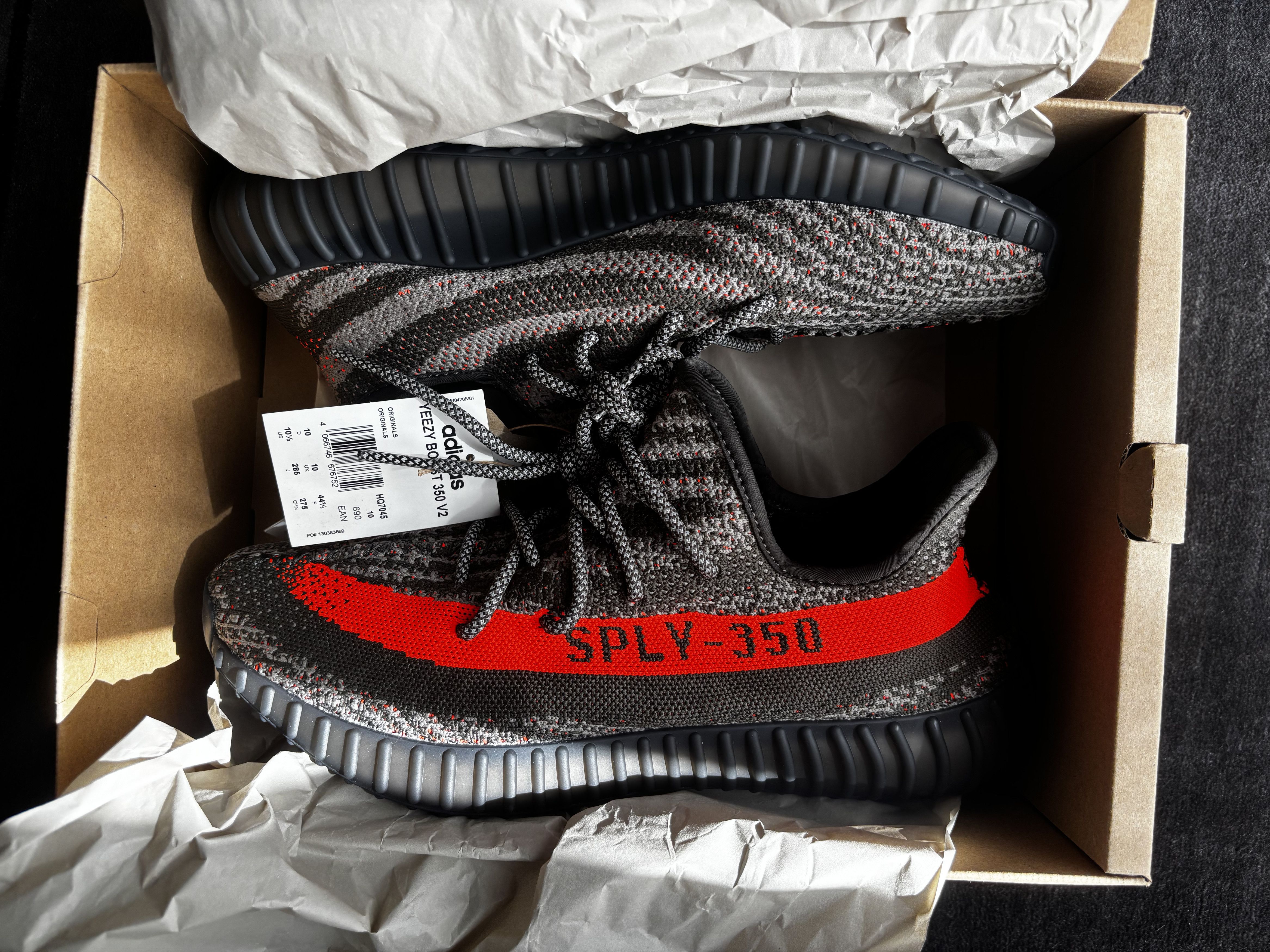 Yeezy Adidas Yeezy Boost 350 V2 Carbon Beluga Size US 10.5 / EU 43-44 - 3 Thumbnail
