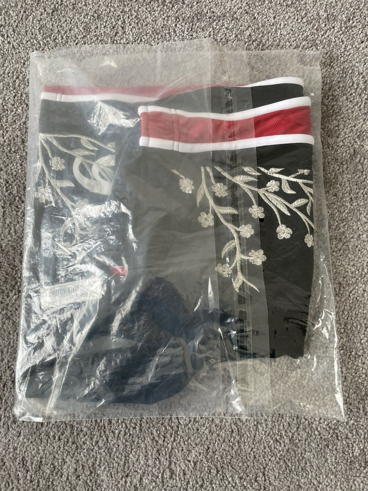 Supreme × Umbro Supreme x Umbro Floral Soccer Shorts Size US 31 - 5 Thumbnail