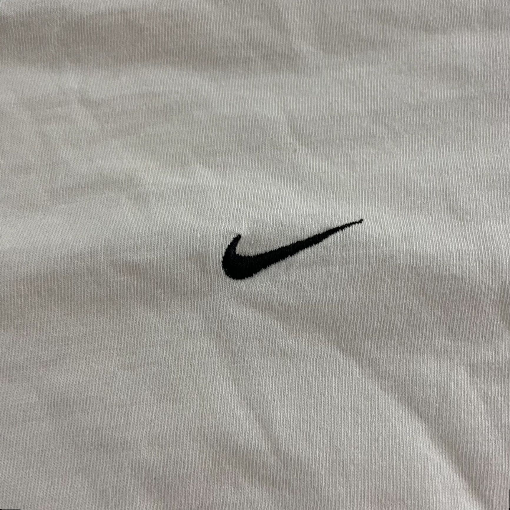 Nike VTG Nike Essential Check Logo Short Sleeve T Shirt Men's XL White Size US XL / EU 56 / 4 - 2 Thumbnail