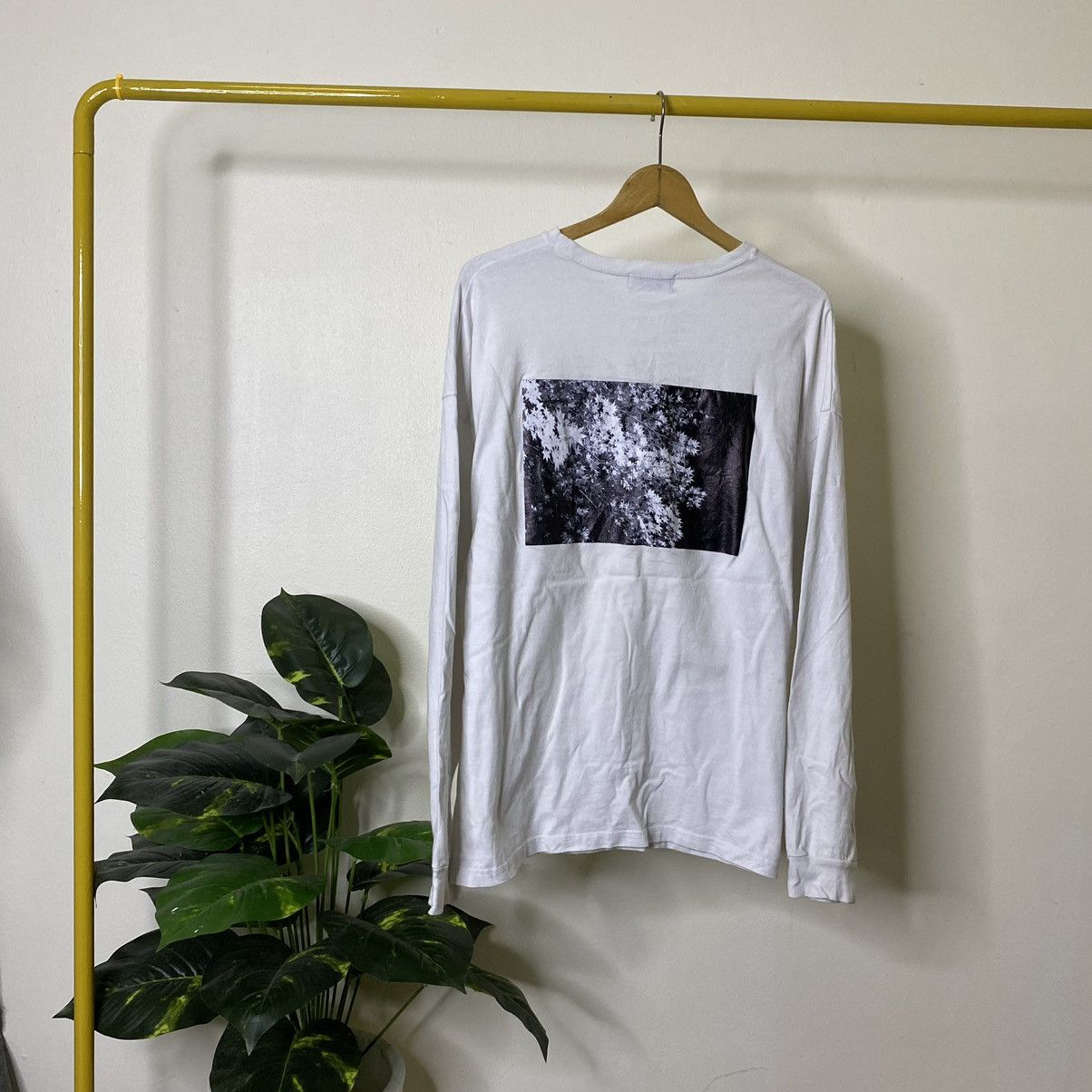 HARE × Japanese Brand Hare Flower Abstract Art Backhit LS Tee Made in Japan Size US L / EU 52-54 / 3 - 1 Thumbnail