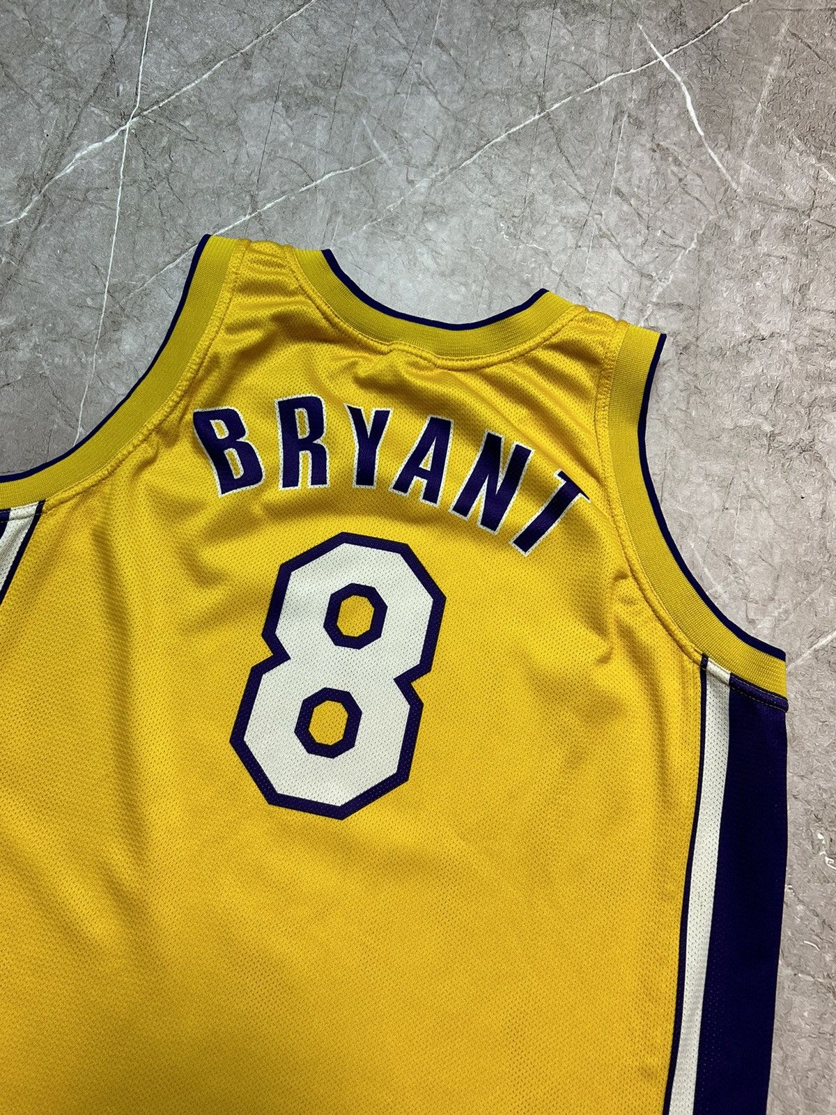 Champion × NBA × Vintage Kobe Bryant Lakers Champion NBA Basketball Jersey Size US XL / EU 56 / 4 - 3 Thumbnail