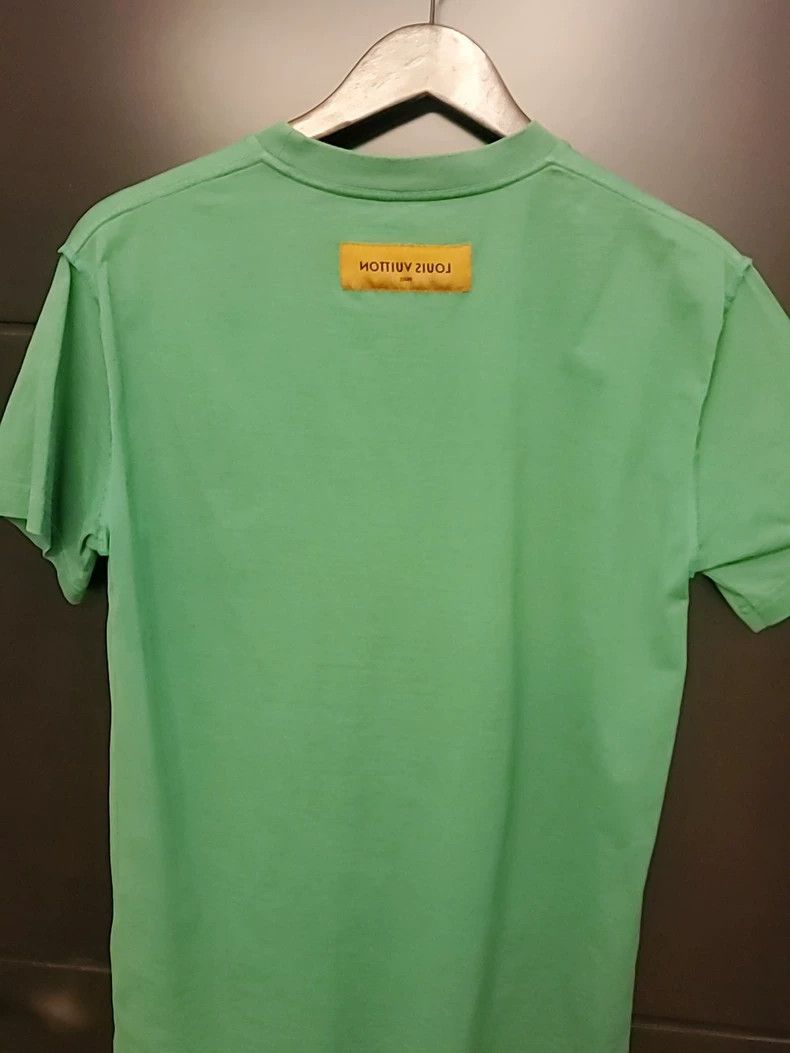 Louis Vuitton Louis Vuitton Green embossed T-shirt logo short sleeve 2501 Size US S / EU 44-46 / 1 - 7 Thumbnail