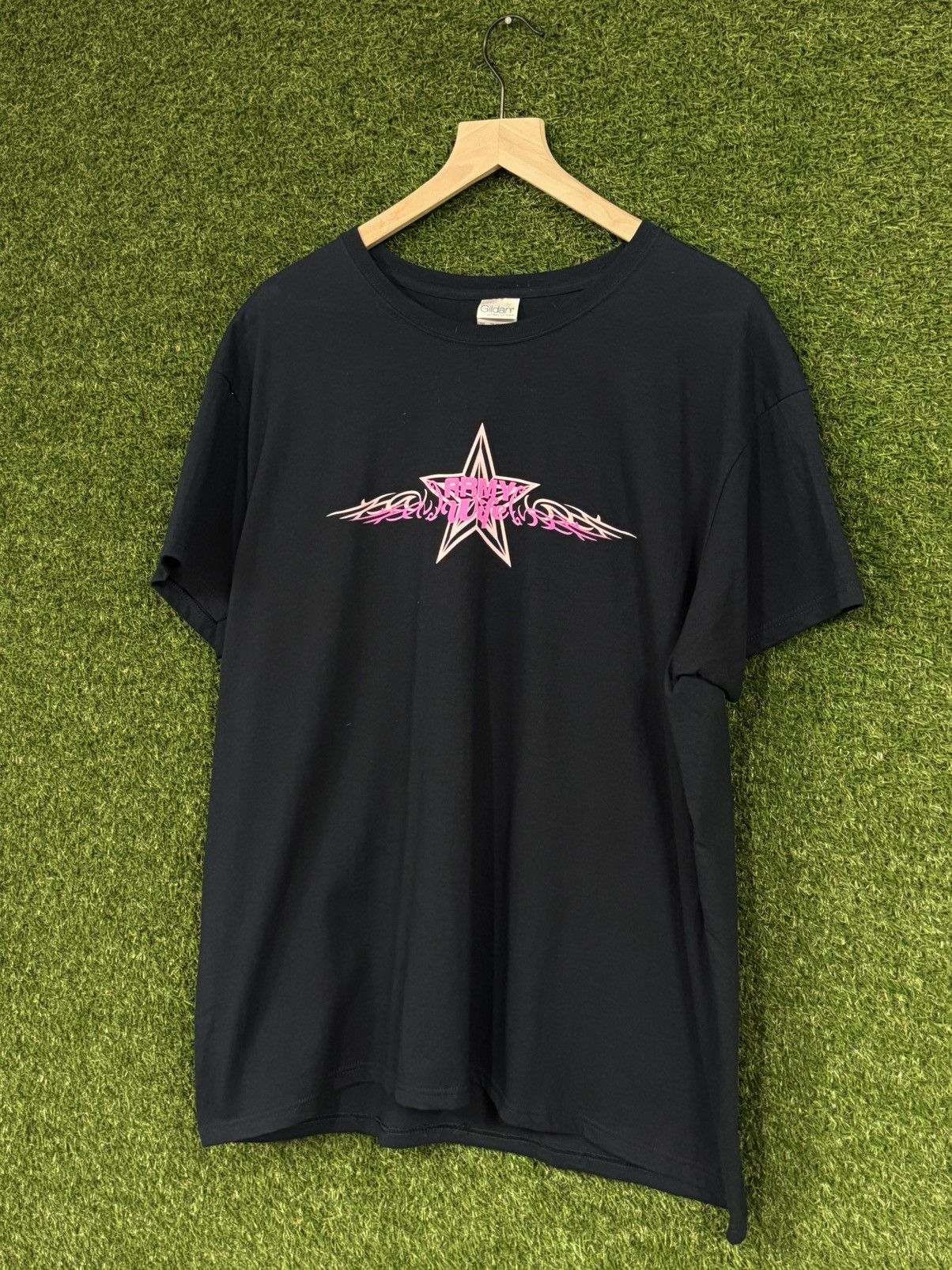 Gildan Vintage Gildan Army Wife Tribal Y2K Flame Pink Tee 2XL XXL Size US XXL / EU 58 / 5 - 1 Thumbnail