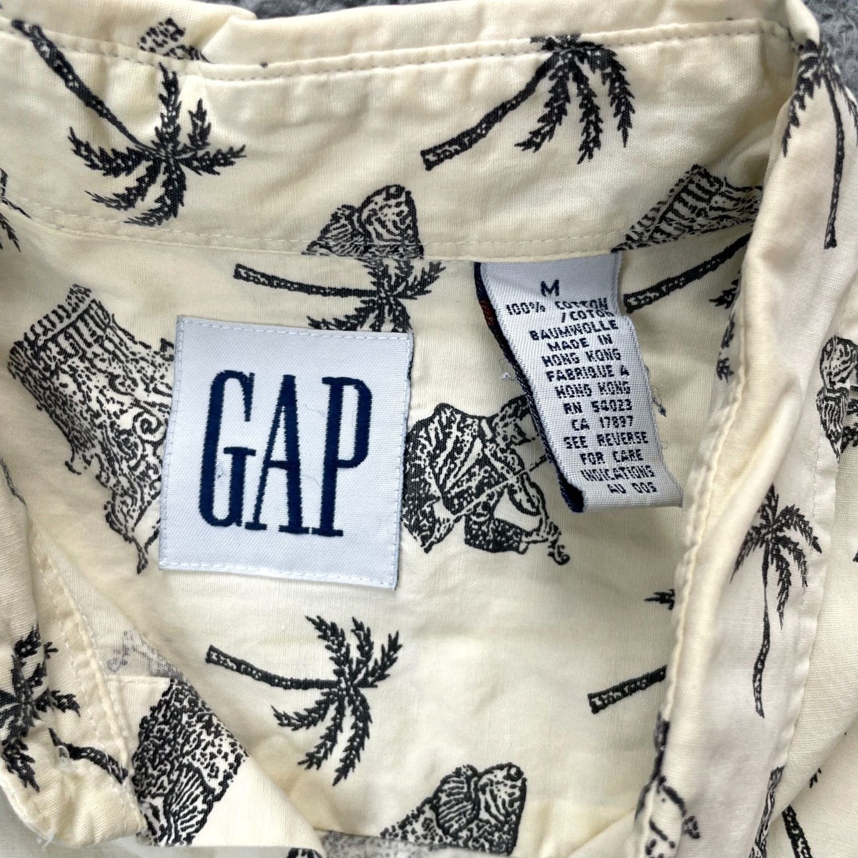 Gap VINTAGE Gap Shirt Mens Medium White Tropical Fish Violin Allover Print Cotton Size US M / EU 48-50 / 2 - 3 Thumbnail