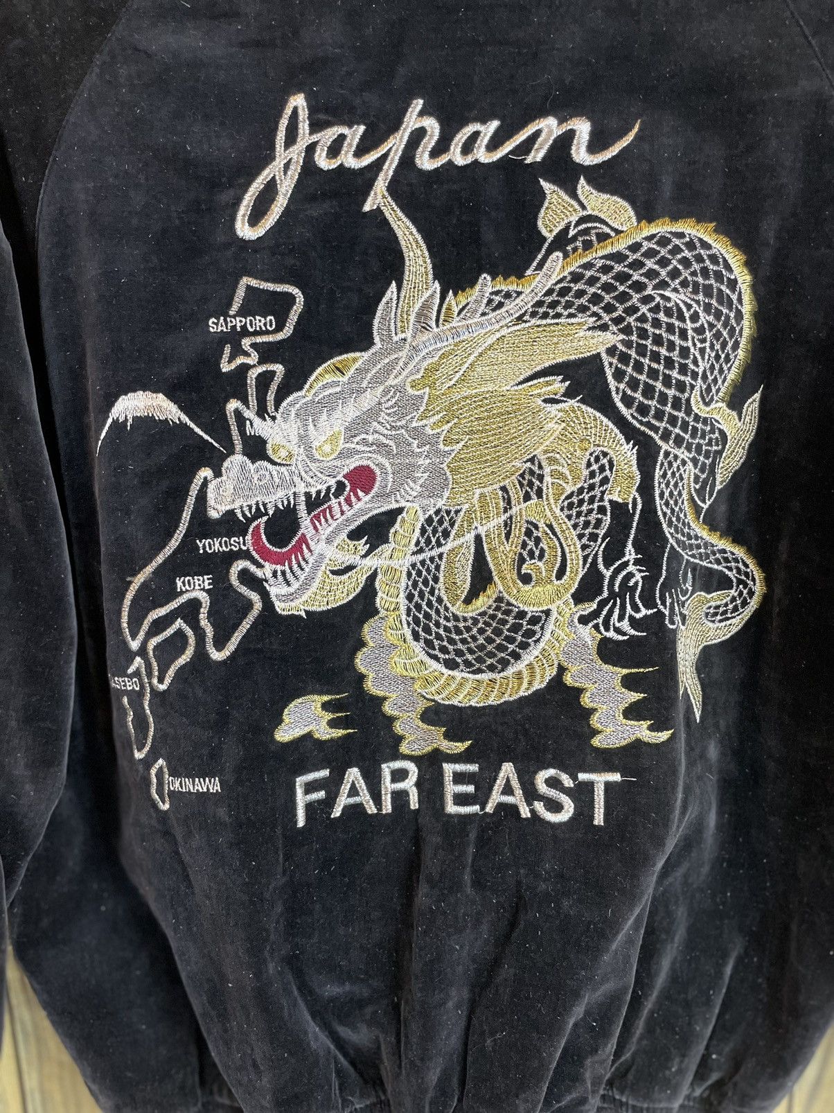 Vintage VARSITY SUKAJAN SUEDE BLACK DRAGON Size US M / EU 48-50 / 2 - 5 Thumbnail