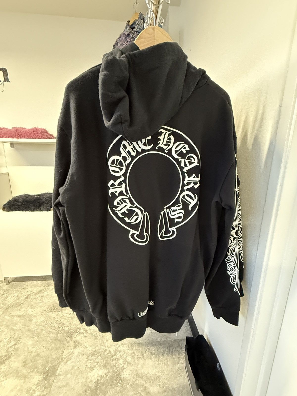 【クロムハーツ】Chrome Hearts Horseshoe Floral Hoodie Buy Chrome Hearts Horseshoe Floral Hoodie 'Black' - 1383