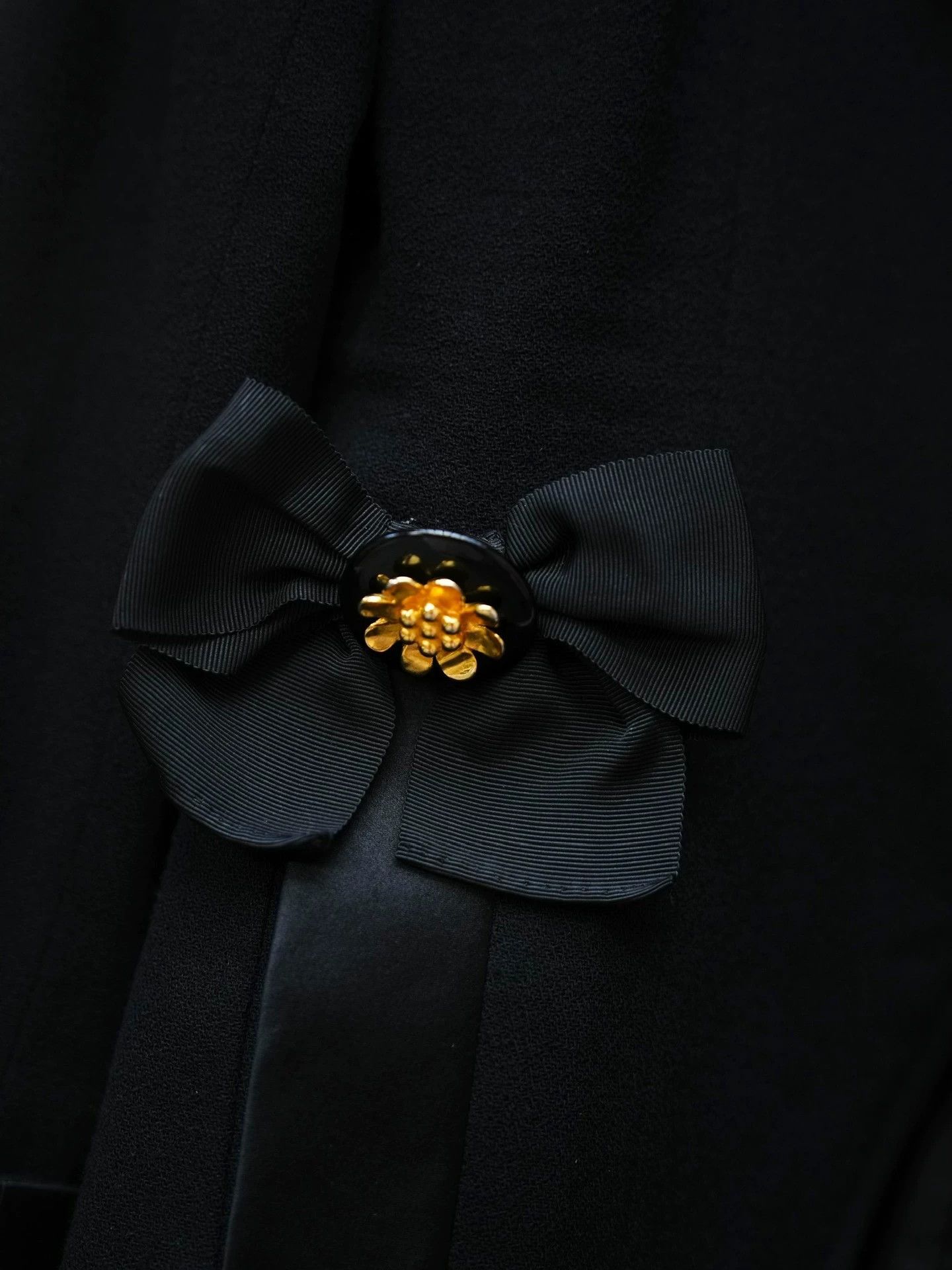 Other women's Gemma Kahng Black Gold Wool Suit M w/ Gold Buttons Size M / US 6-8 / IT 42-44 - 6 Thumbnail
