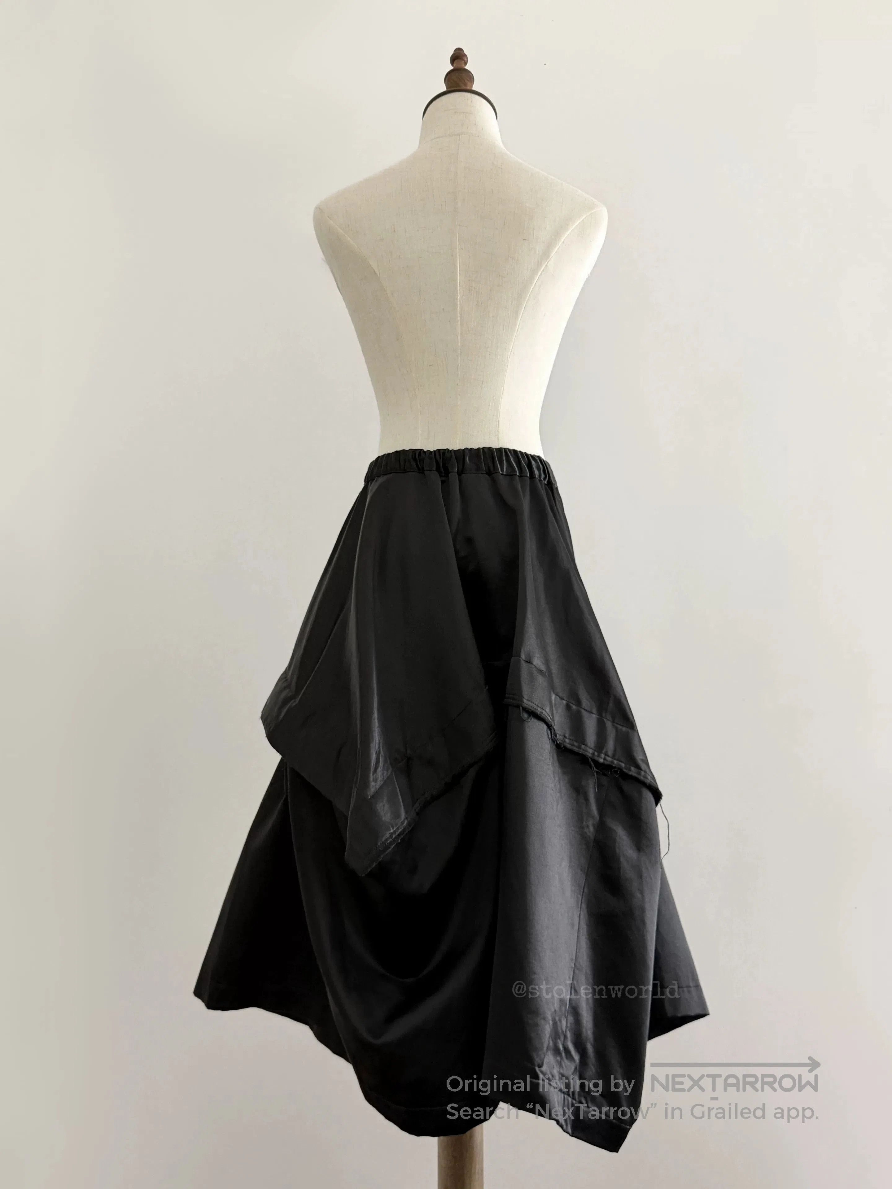 Comme des Garcons unique structured hemline black skirt. Size 23" - 8 Thumbnail