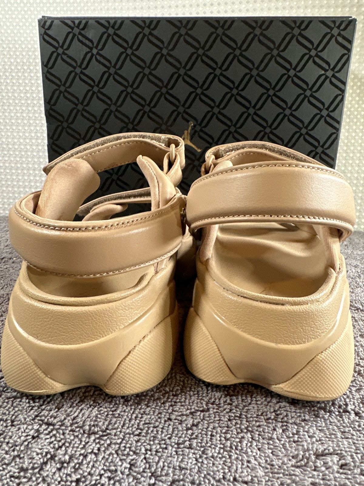 Jordan Brand Jordan Deja Legend Medium Brown Metallic Gold (Women's) Size US 7 / IT 37 - 5 Thumbnail