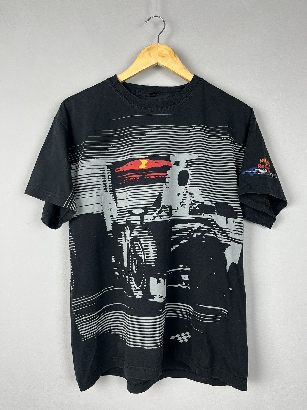 Formula 1 Red Bull Racing Vintage Retro Y2K Formula 1 Full Print Tee Size US L / EU 52-54 / 3 - 1 Thumbnail