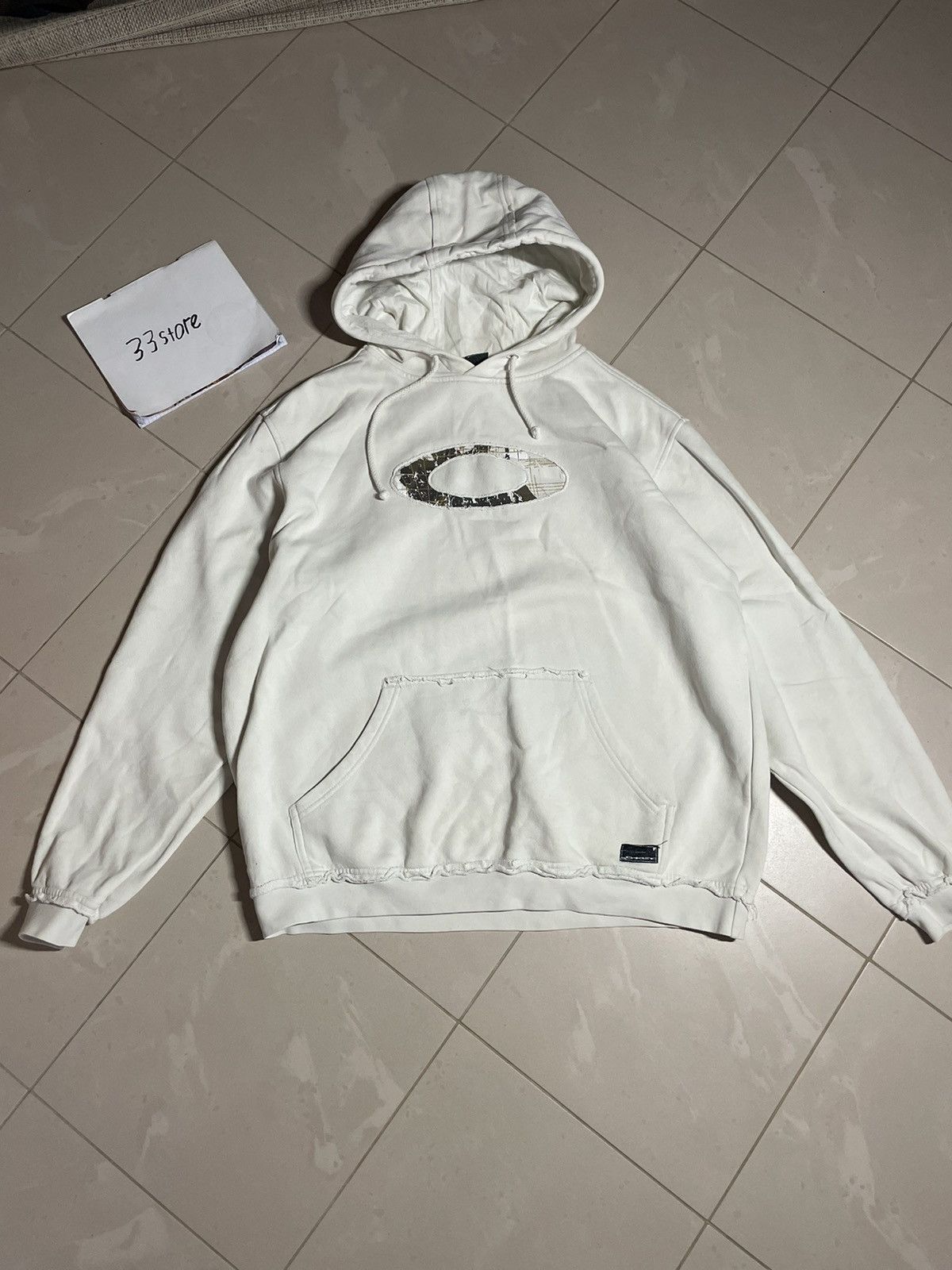 Oakley Vintage Oakley big logo distressed hoodie Size US L / EU 52-54 / 3 - 1 Thumbnail
