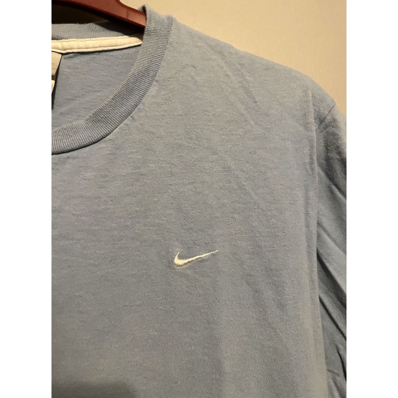 Nike VINTAGE Nike T-Shirt Mens Large Blue Silver Swoosh Y2K Tag E207 Size US L / EU 52-54 / 3 - 2 Thumbnail