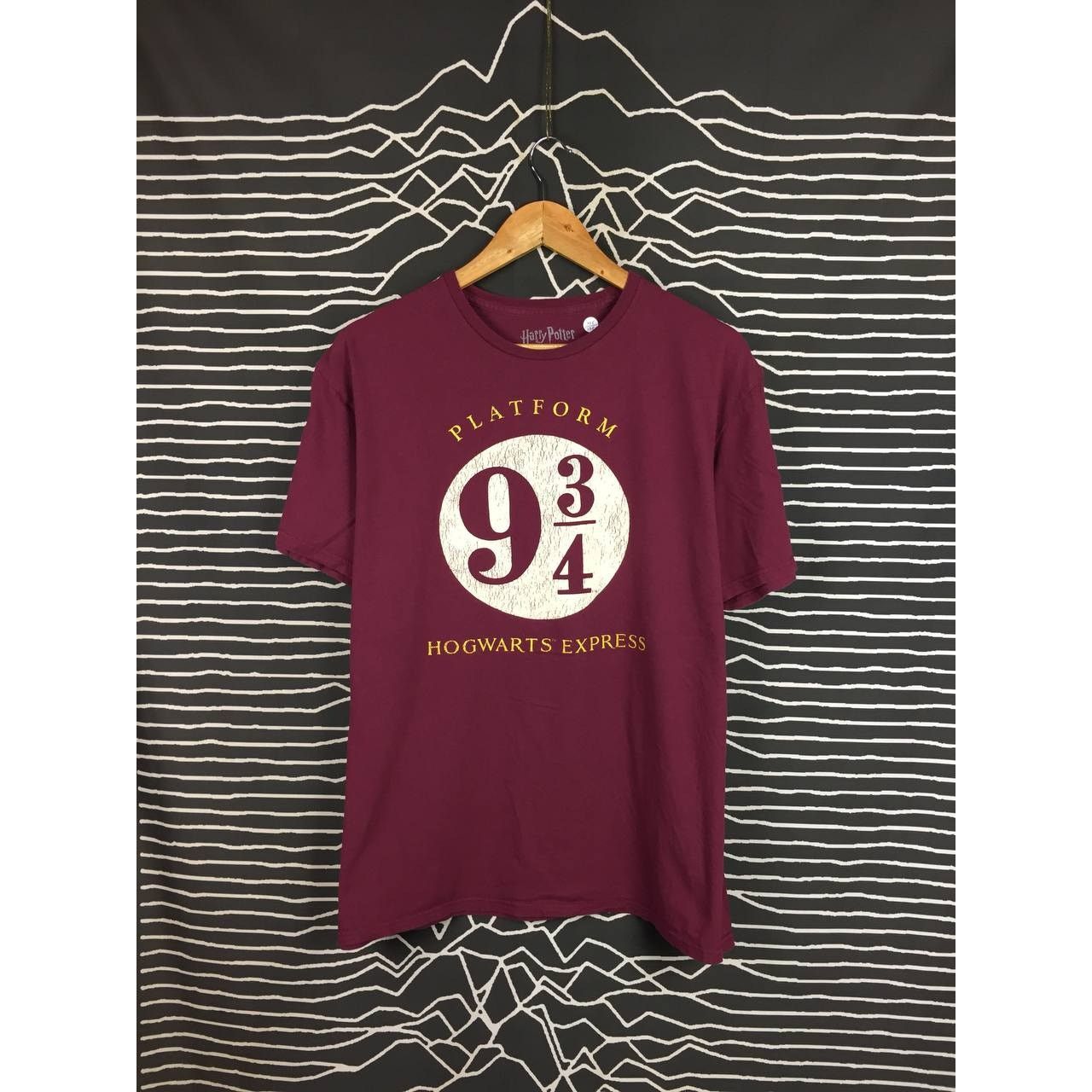 Vintage Harry Potter Platform 9 3/4 Hogwarts Express Movie Tee Size US XL / EU 56 / 4 - 2 Thumbnail