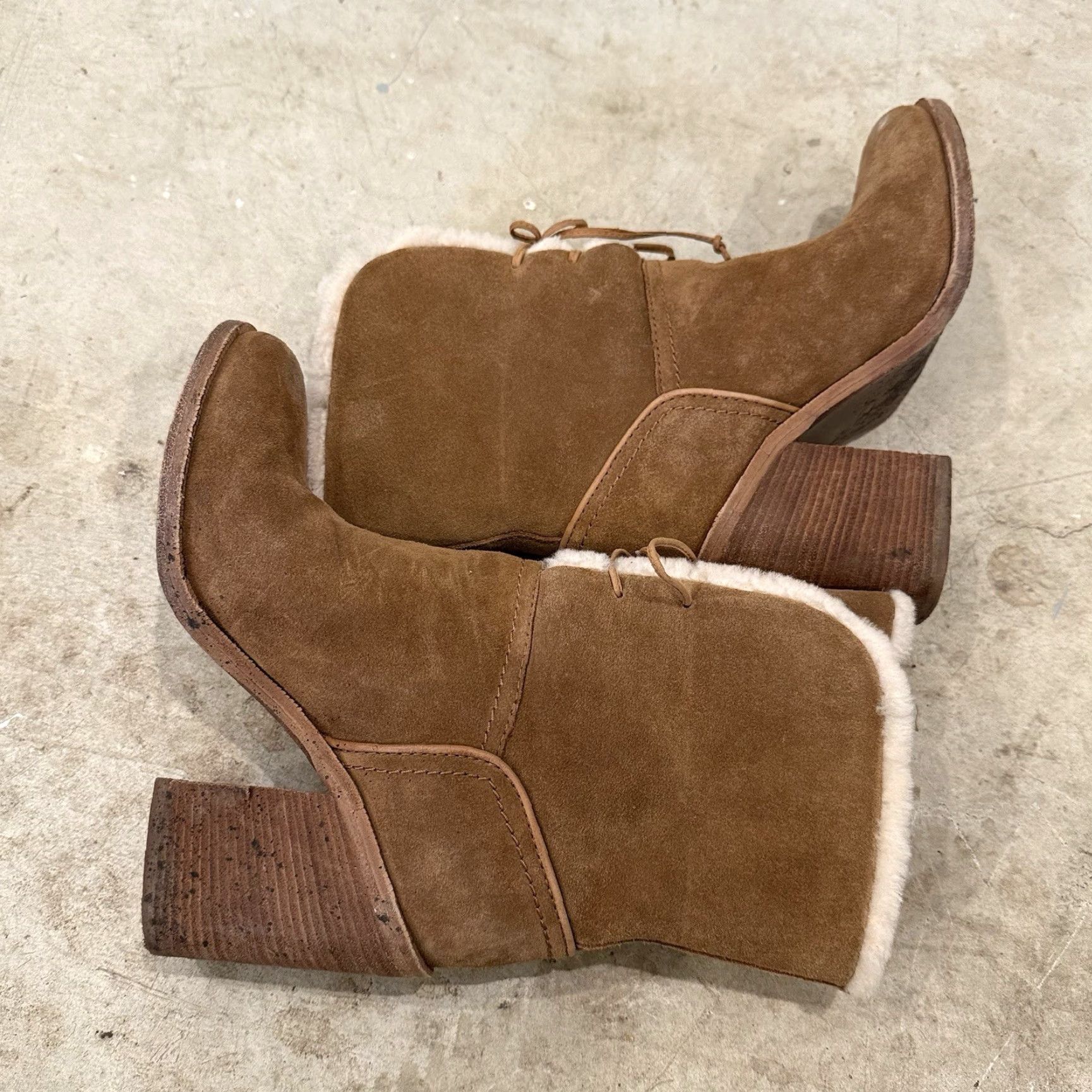 Ugg UGG Jerene Sherling Suede Heeled Boots Size 9 Brown Women's Boots Tan 9 Jerene Bootie UGG Jerene Pre-owned Good Size US 8 / IT 38 - 7 Thumbnail
