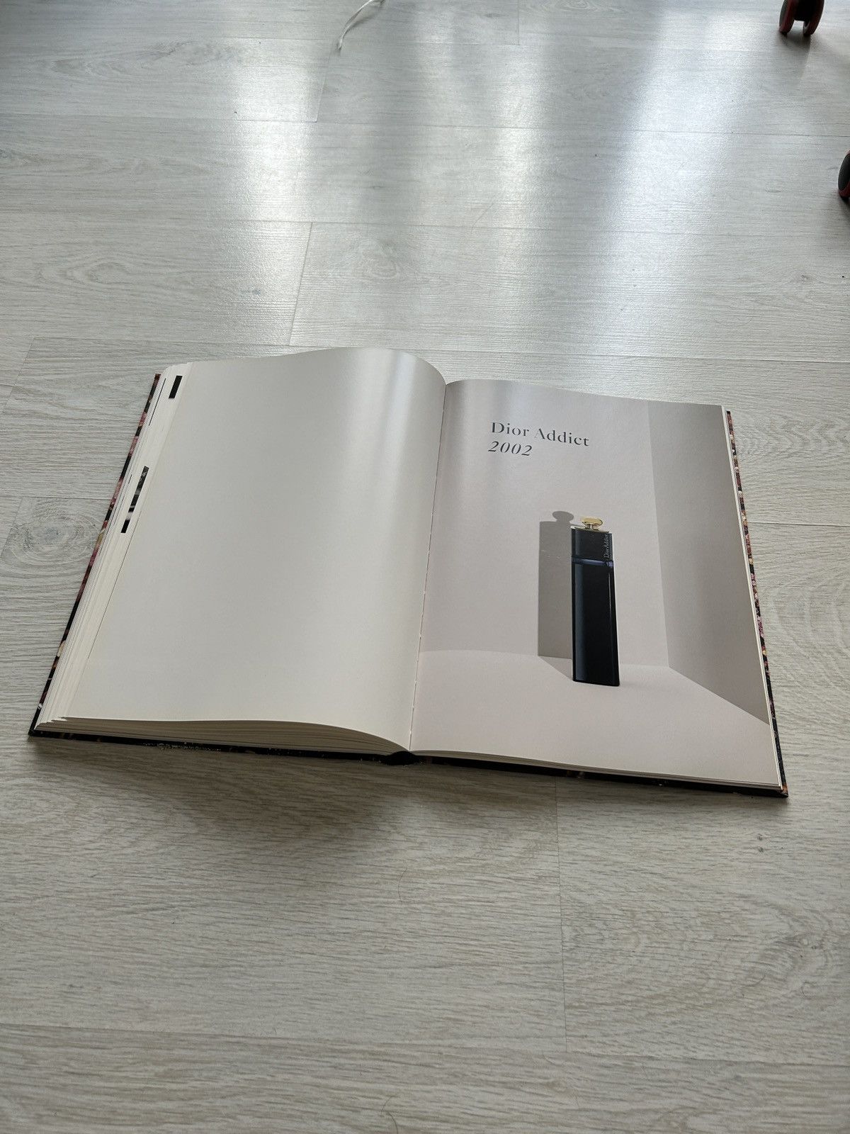 Dior Dior “The Perfumes” Book Size ONE SIZE - 16 Thumbnail